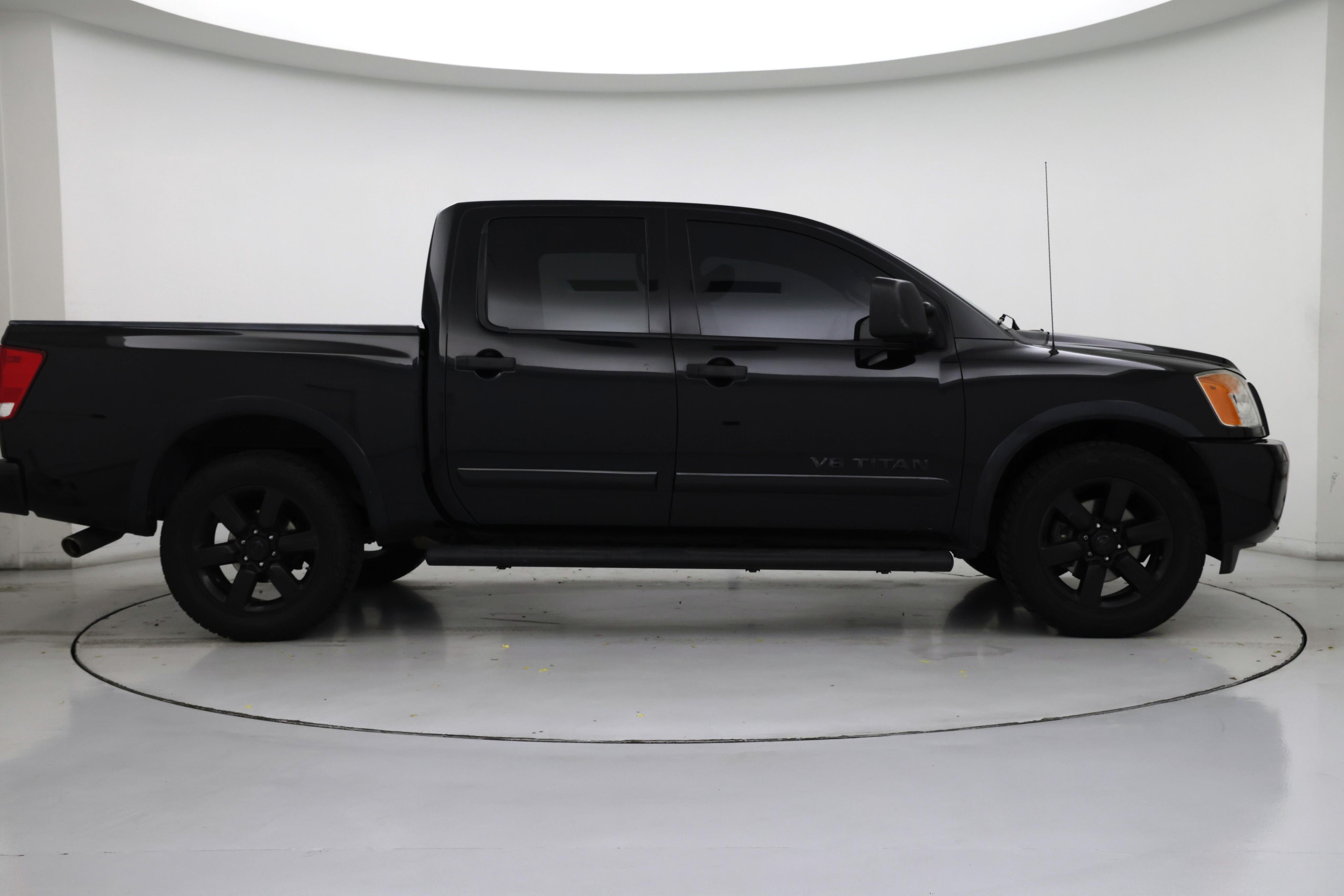 Thumbnail: 2015 Nissan Titan - 7