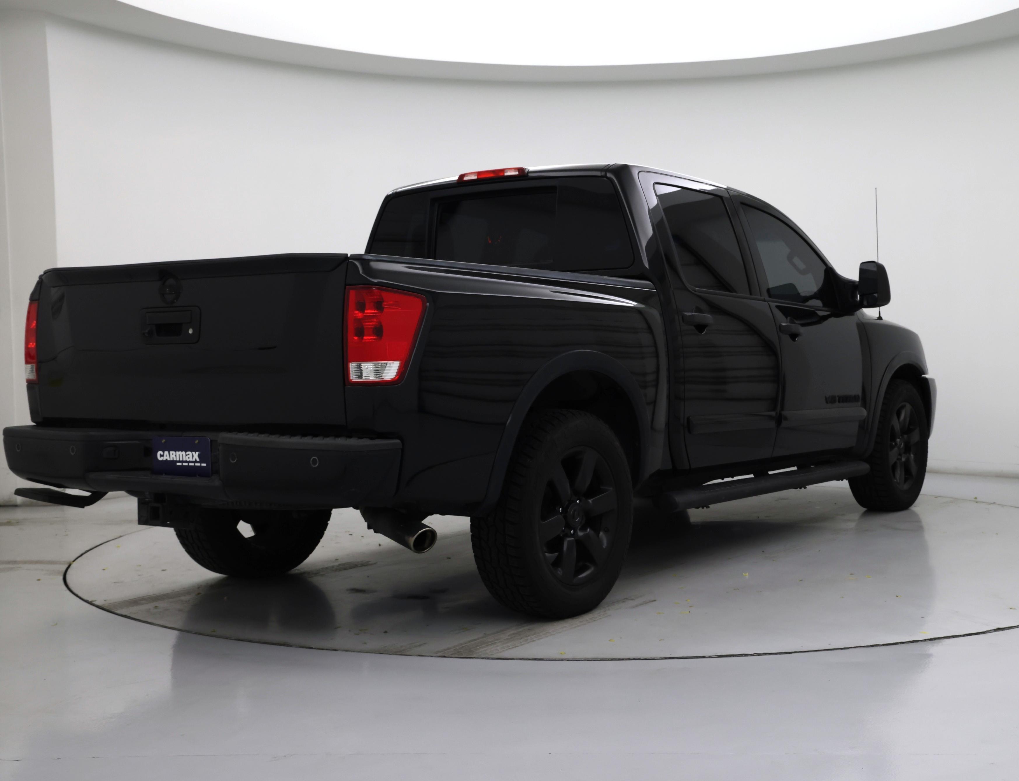 Thumbnail: 2015 Nissan Titan - 8