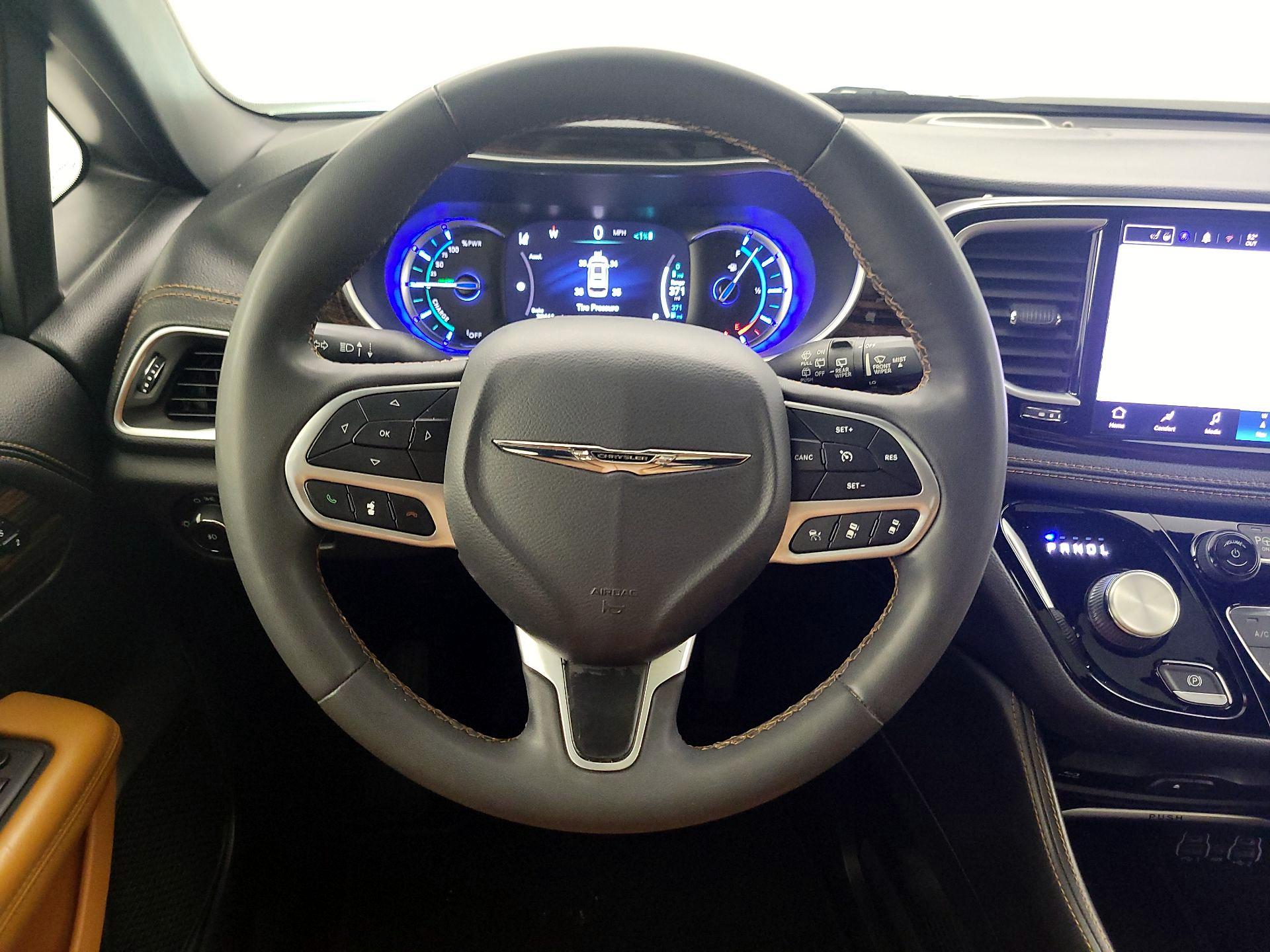 Thumbnail: 2022 Chrysler Pacifica - 10