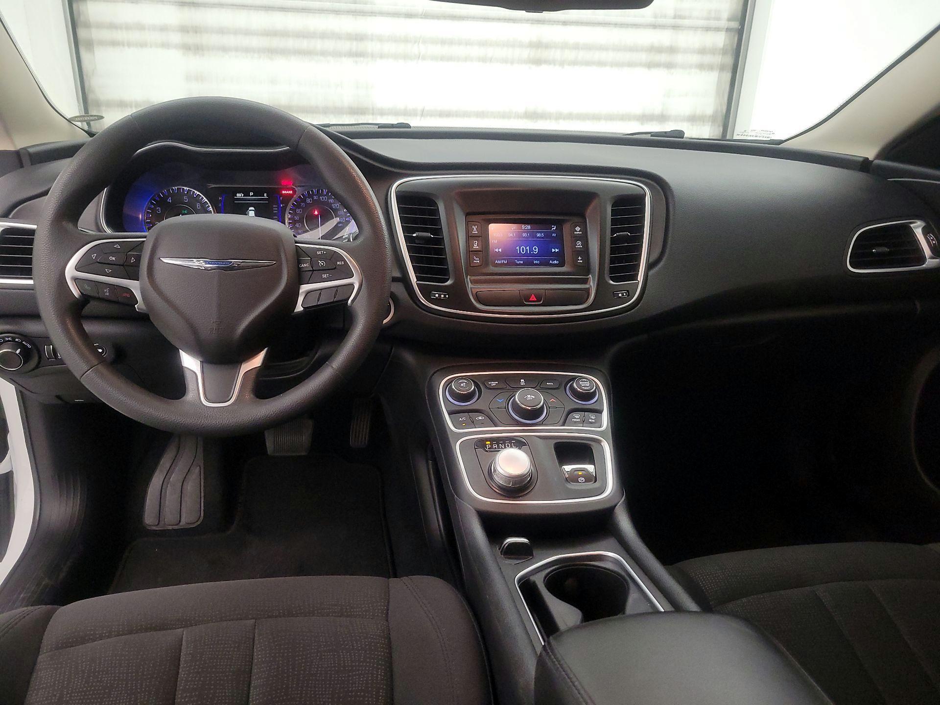 Thumbnail: 2016 Chrysler 200 - 9