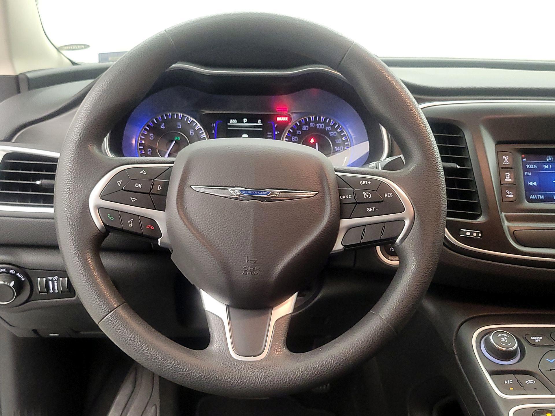 Thumbnail: 2016 Chrysler 200 - 10