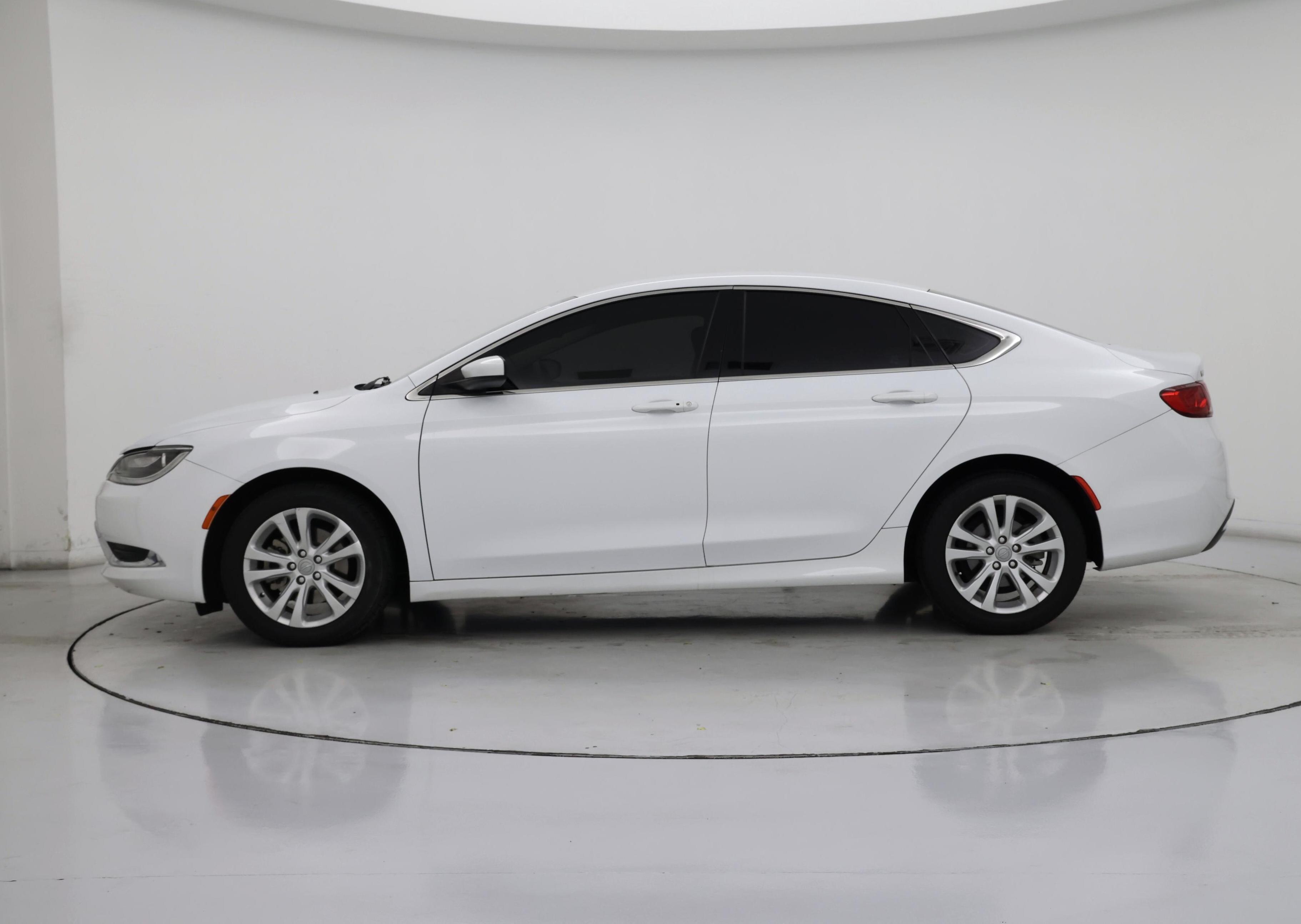 Thumbnail: 2016 Chrysler 200 - 3