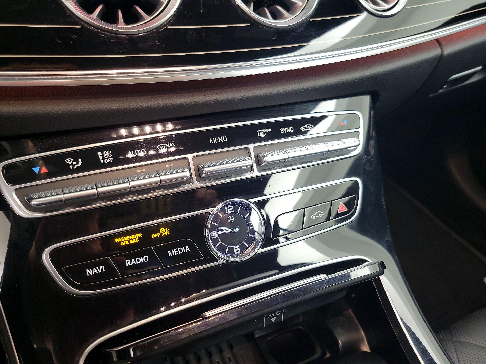 Thumbnail: 2020 Mercedes-Benz E-Class - 17