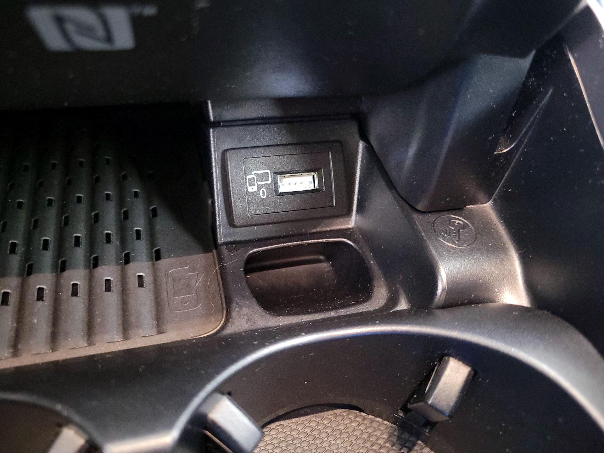 Thumbnail: 2020 Mercedes-Benz E-Class - 19