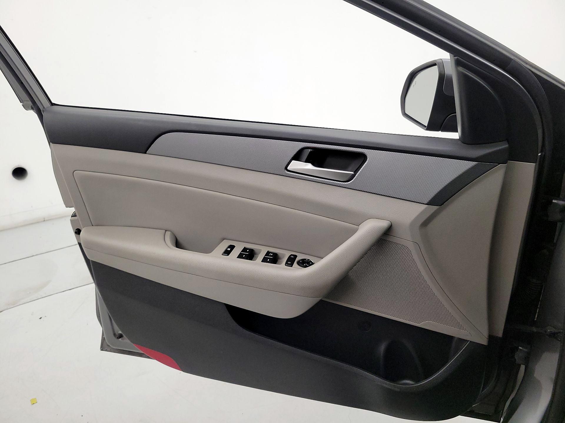 Thumbnail: 2018 Hyundai Sonata - 12