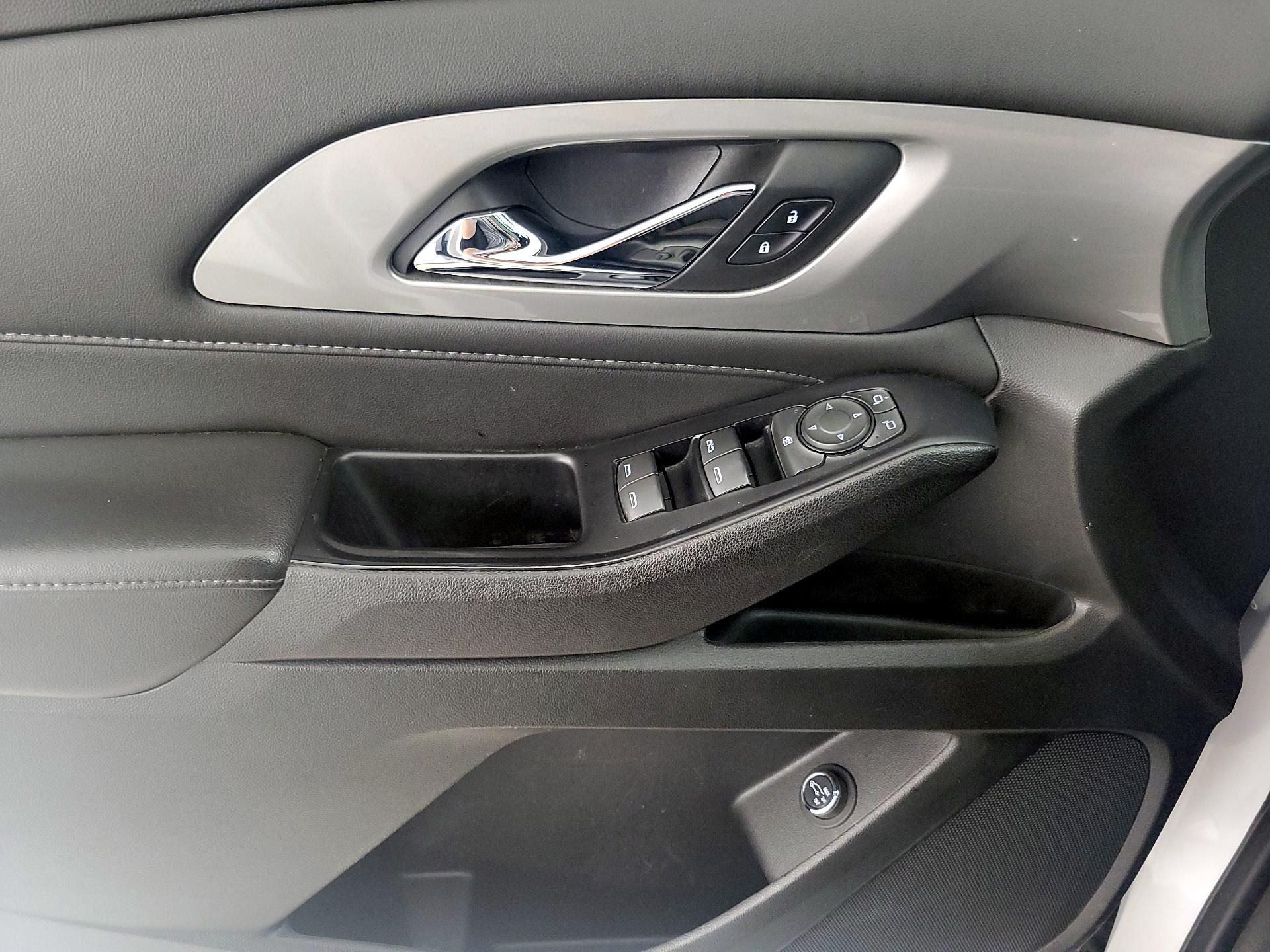 Thumbnail: 2023 Chevrolet Traverse - 12