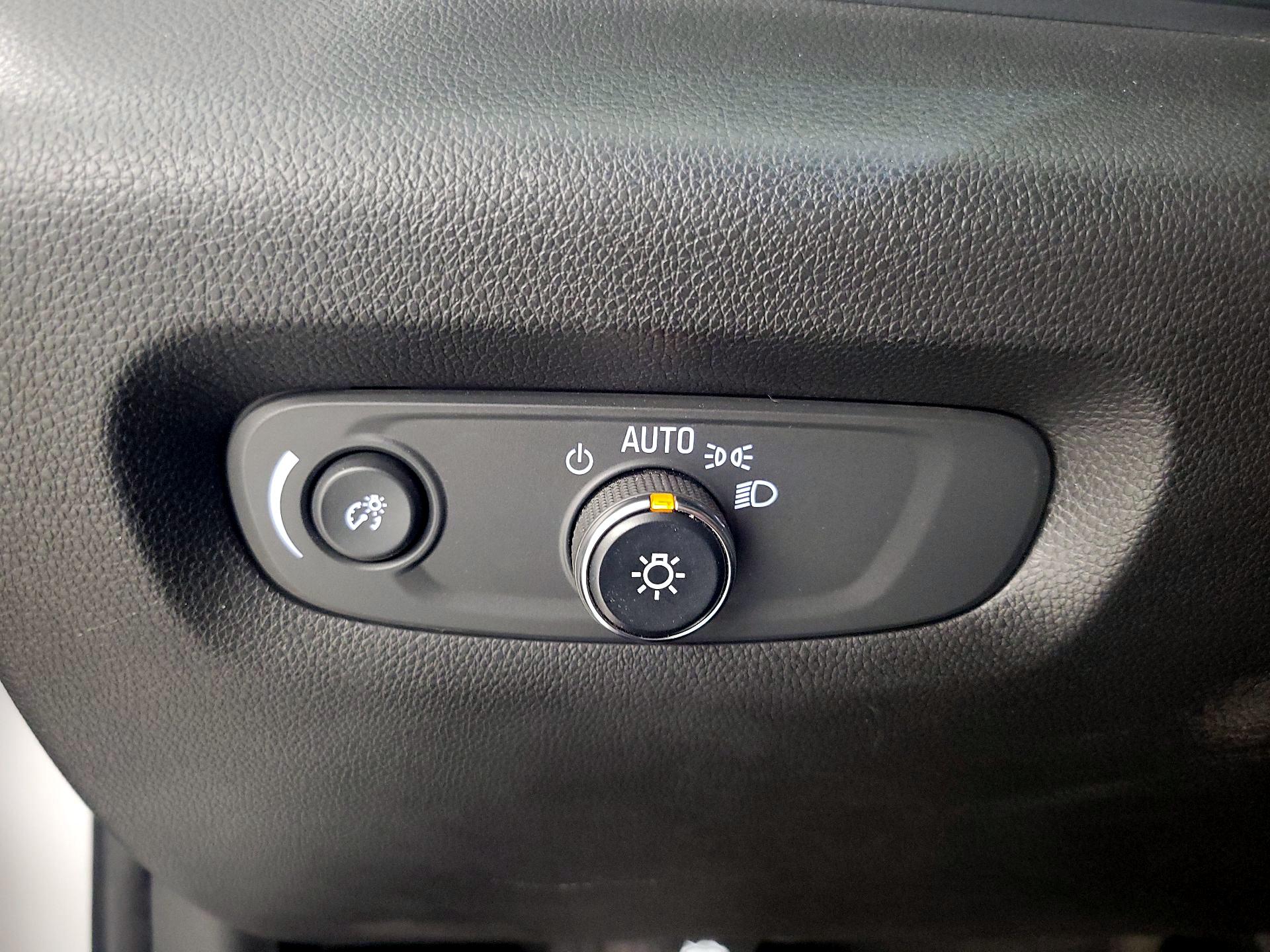 Thumbnail: 2023 Chevrolet Traverse - 13