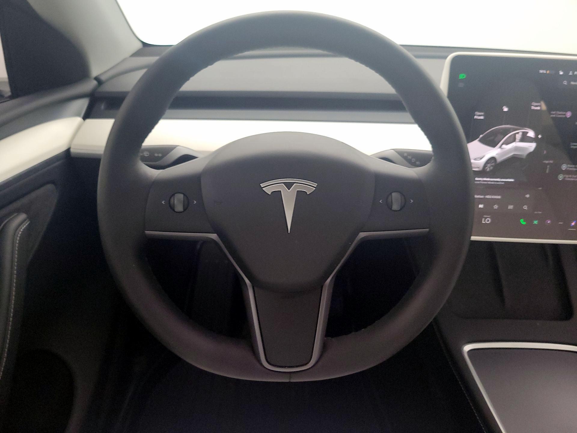 Thumbnail: 2024 Tesla Model Y - 10