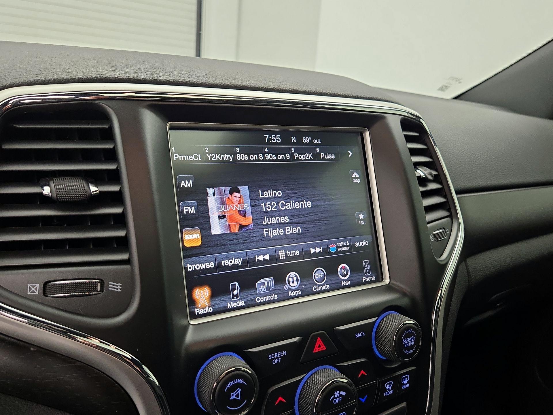 Thumbnail: 2015 Jeep Grand Cherokee - 16