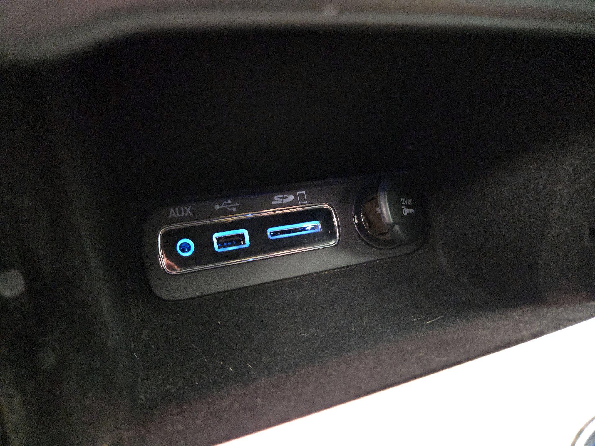 Thumbnail: 2015 Jeep Grand Cherokee - 19