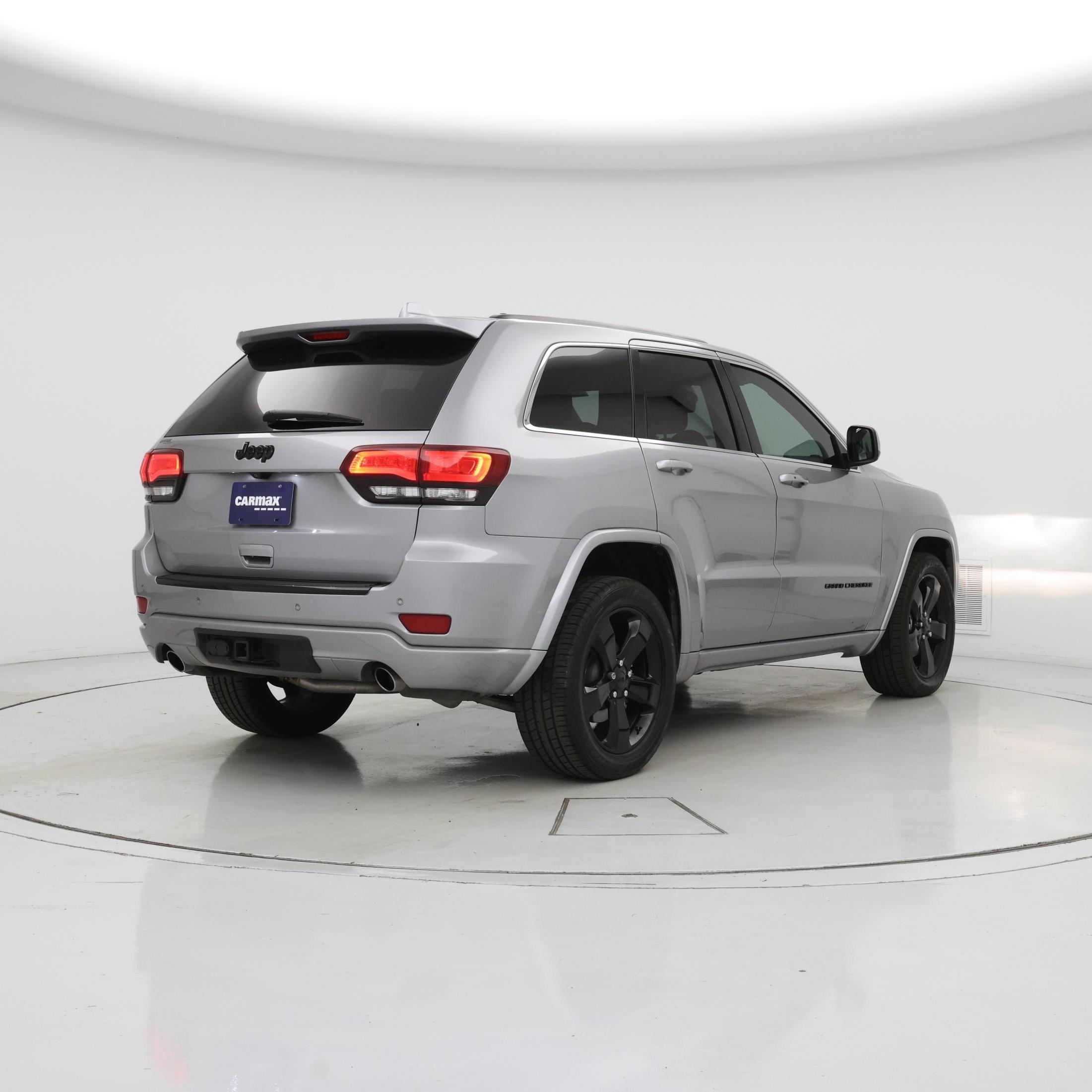 Thumbnail: 2015 Jeep Grand Cherokee - 8