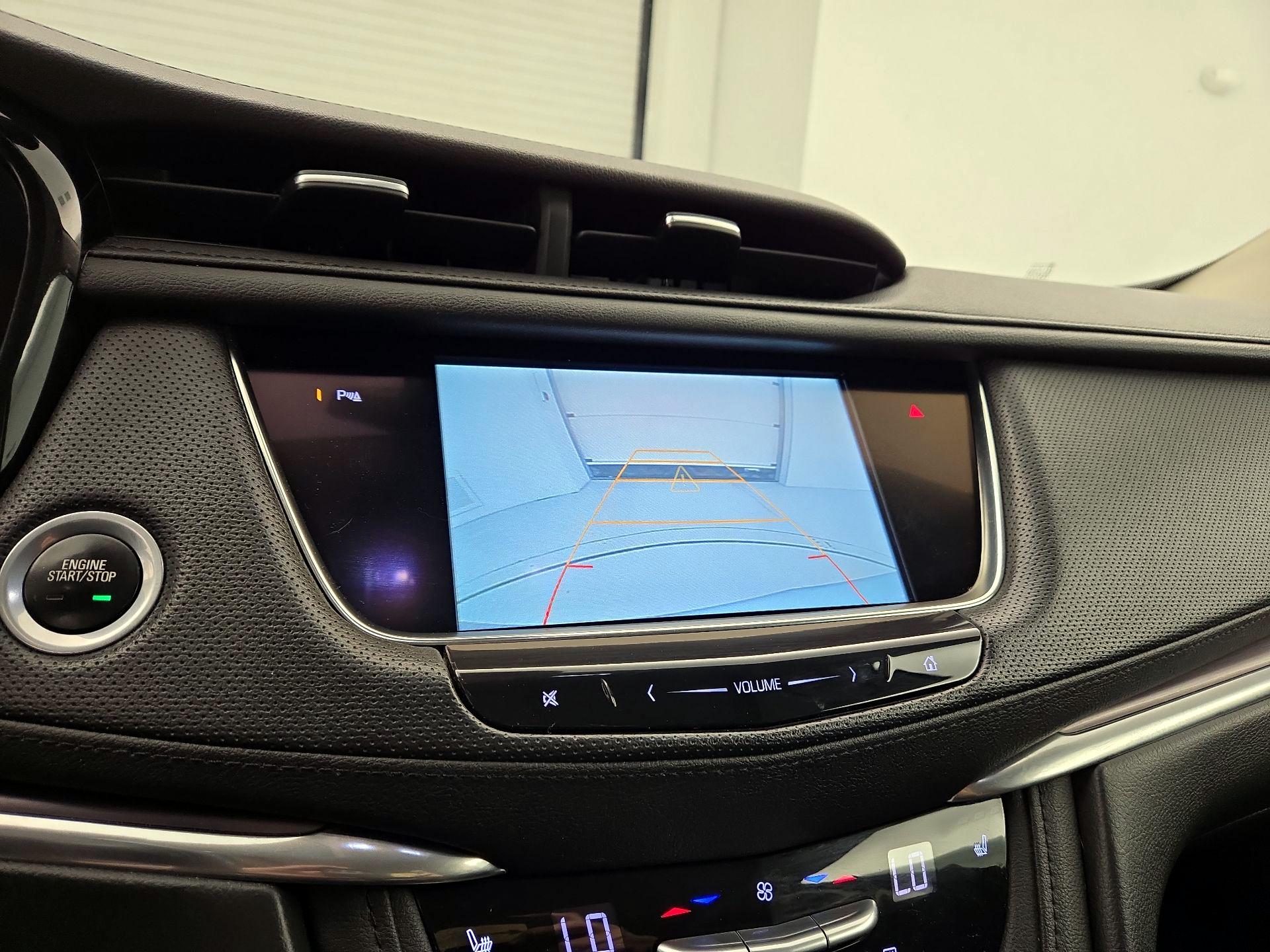 Thumbnail: 2017 Cadillac XT5 - 15