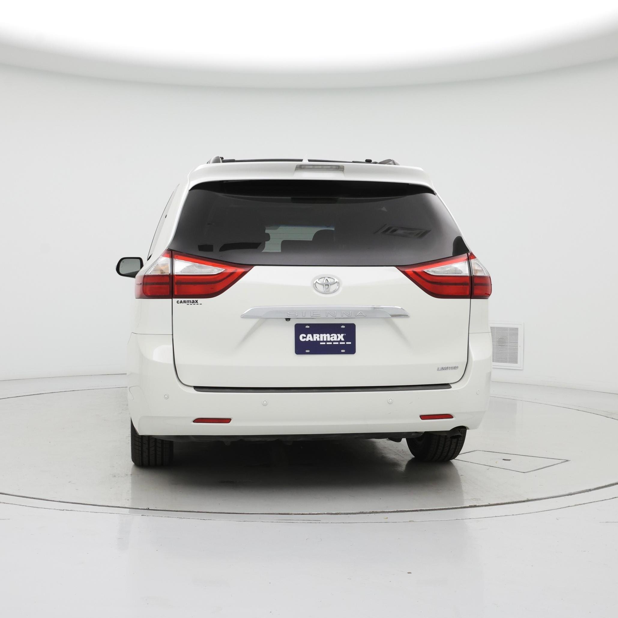 Thumbnail: 2017 Toyota Sienna - 6