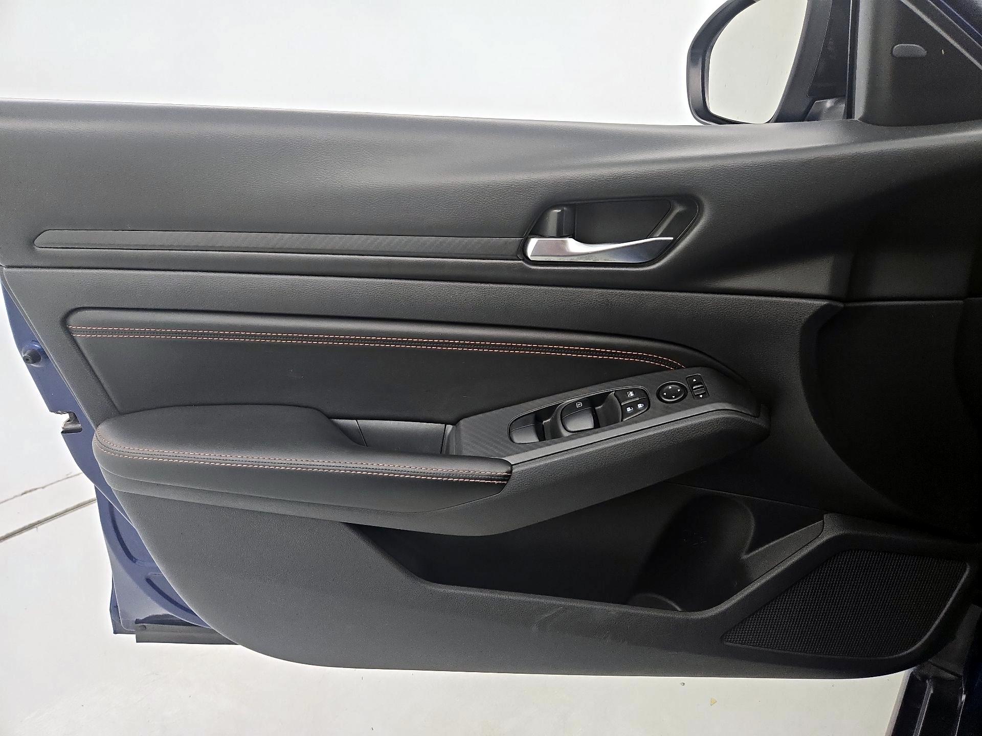 Thumbnail: 2019 Nissan Altima - 12