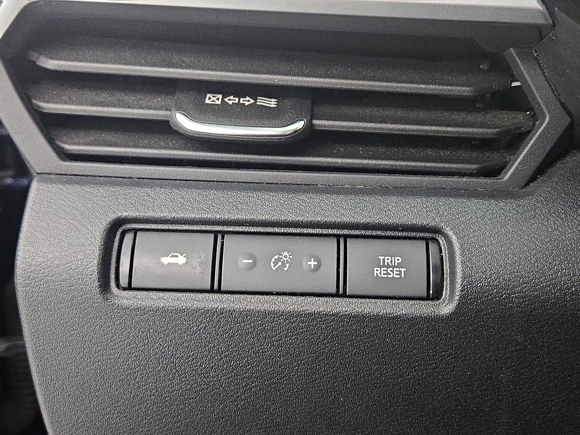 Thumbnail: 2019 Nissan Altima - 13