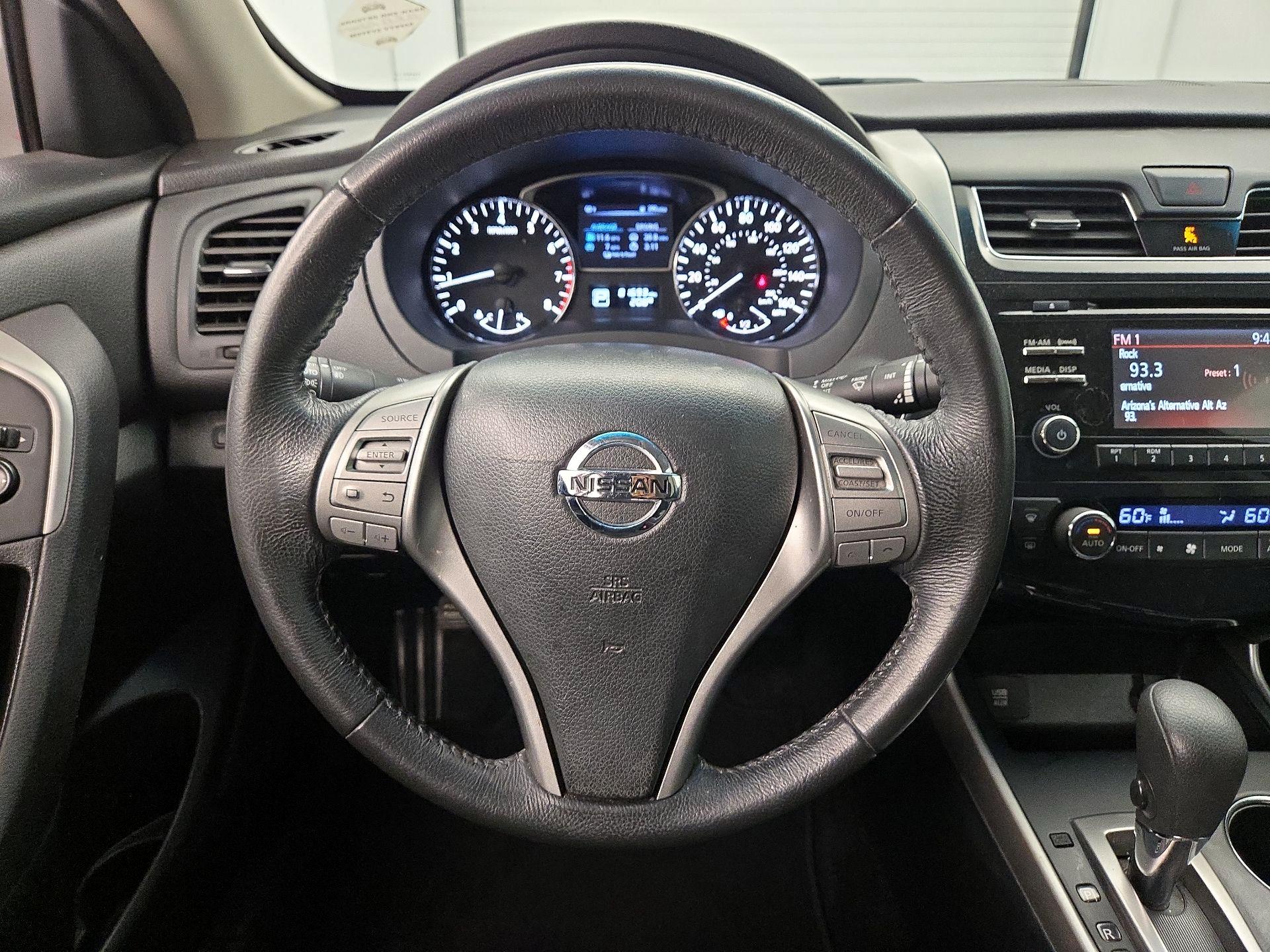 Thumbnail: 2015 Nissan Altima - 10