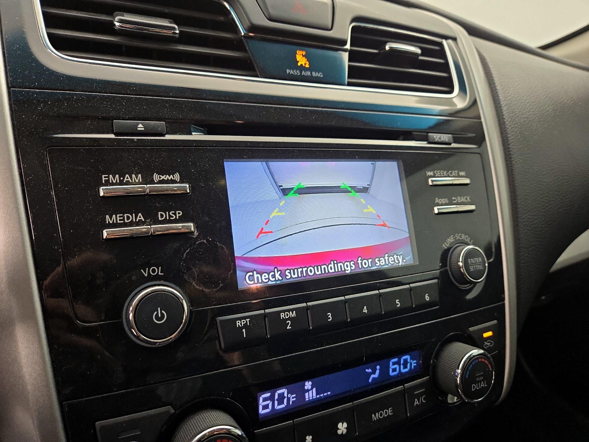 Thumbnail: 2015 Nissan Altima - 14