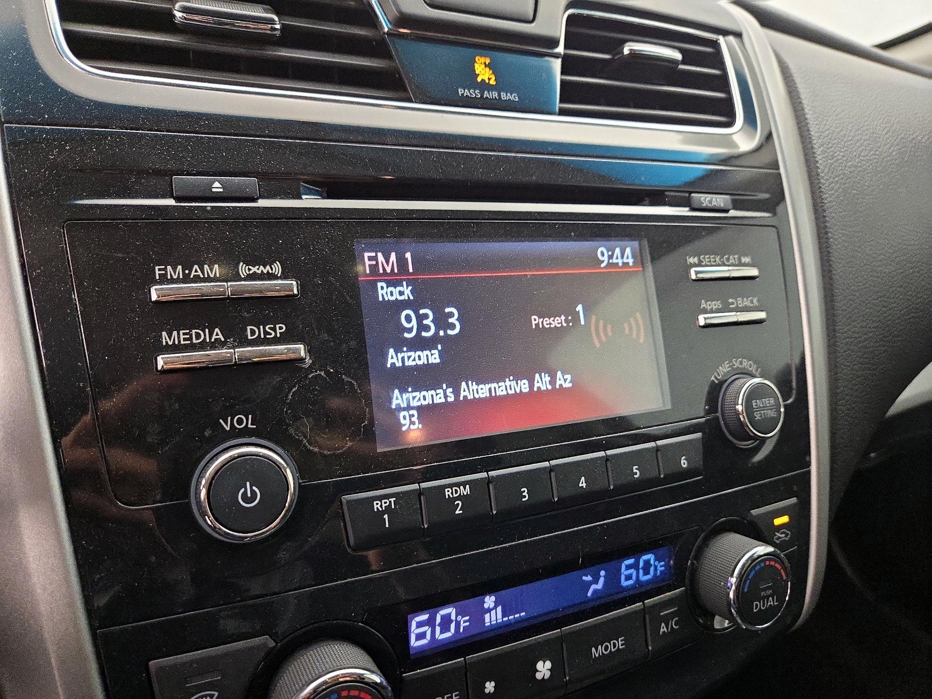 Thumbnail: 2015 Nissan Altima - 15