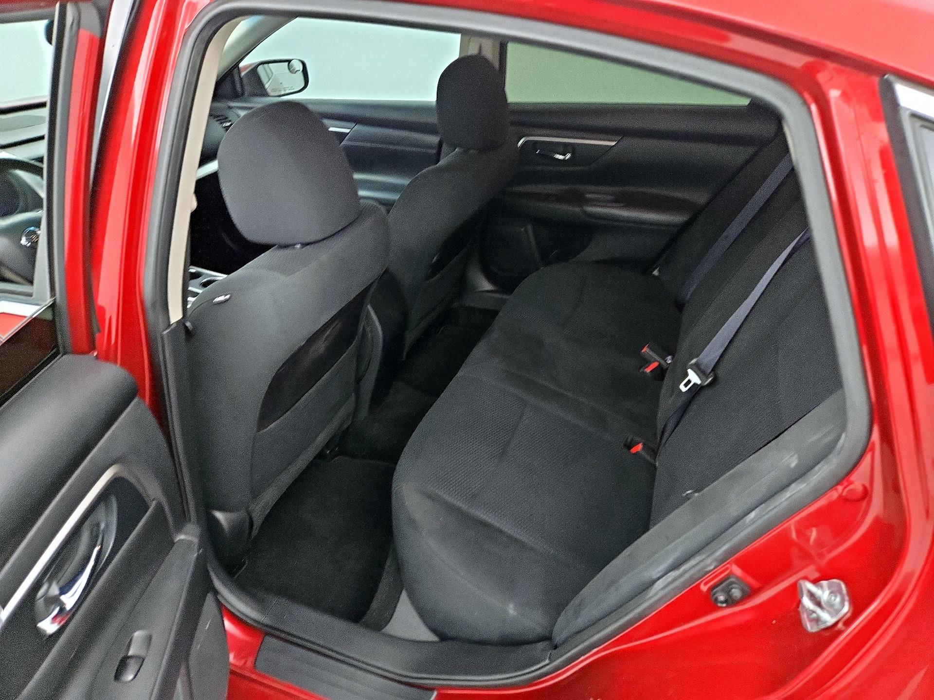 Thumbnail: 2015 Nissan Altima - 19