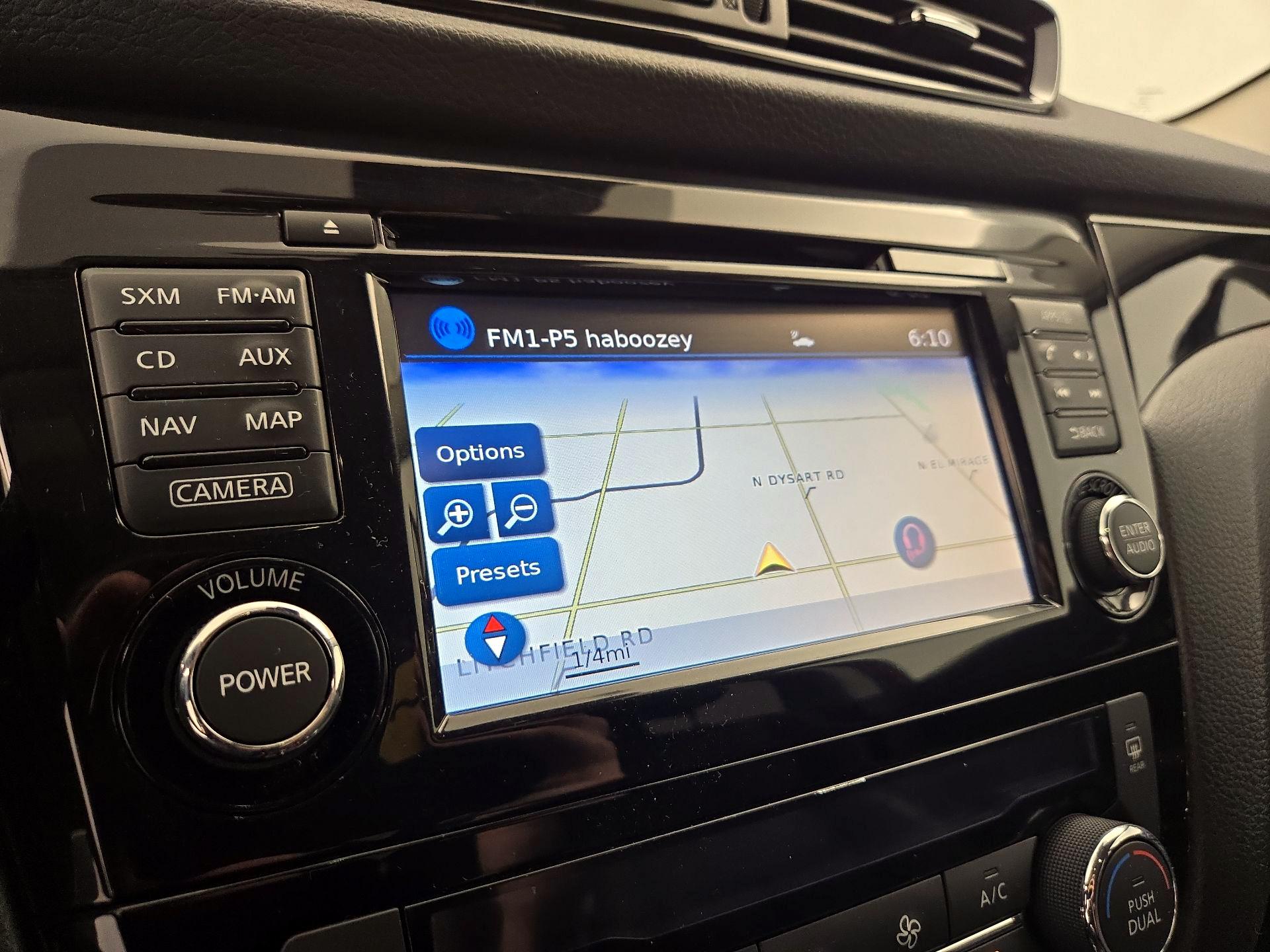 Thumbnail: 2017 Nissan Rogue Sport - 14