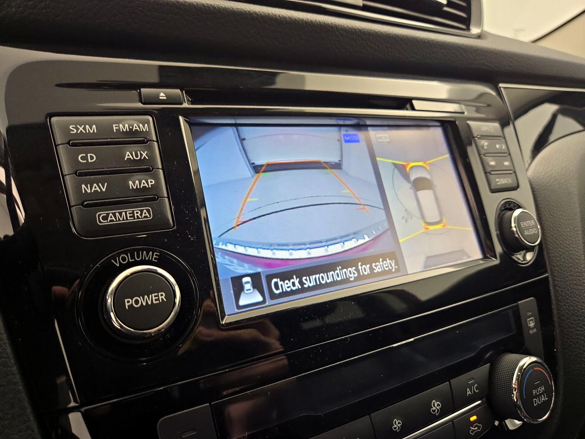 Thumbnail: 2017 Nissan Rogue Sport - 15