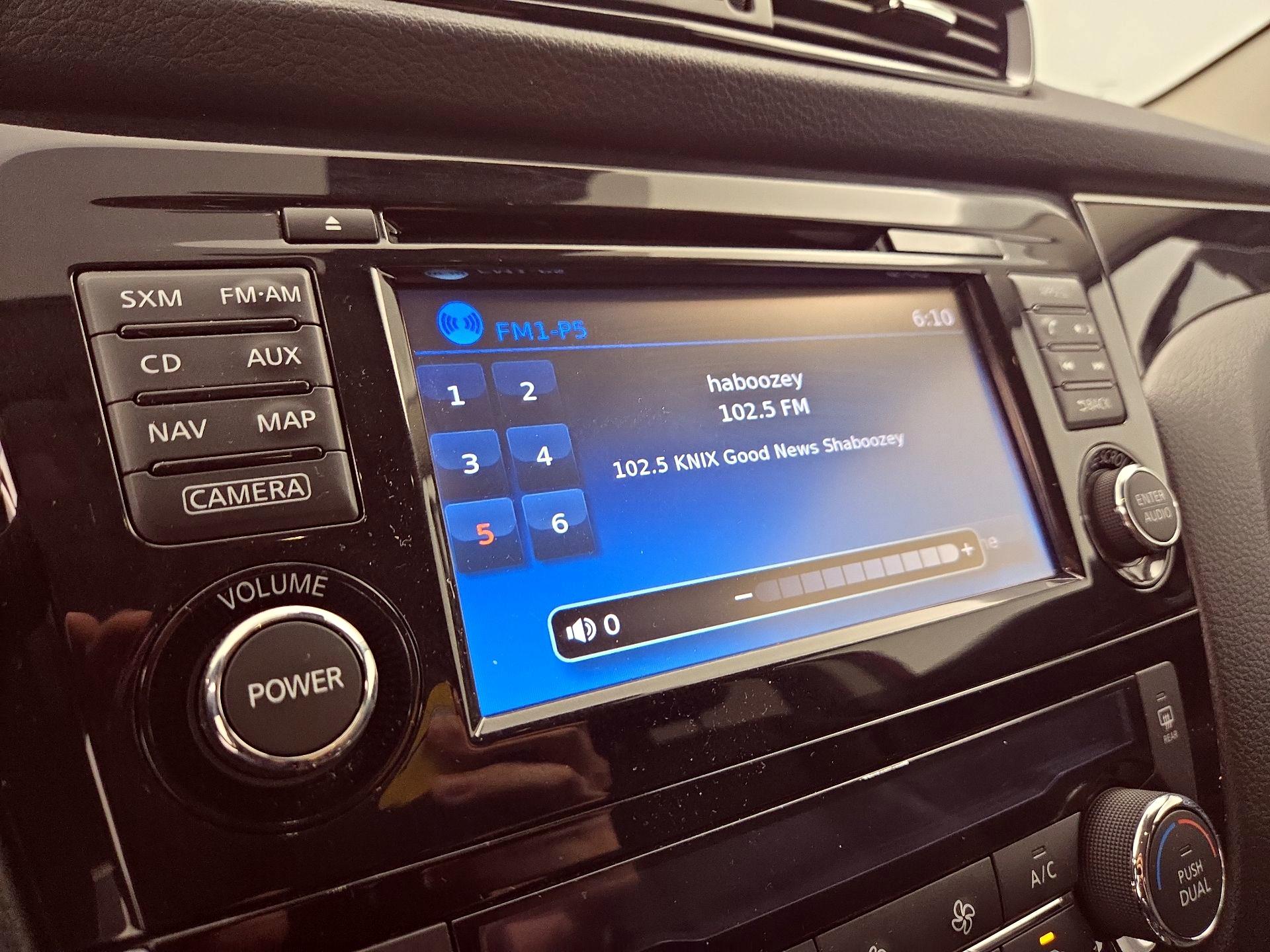 Thumbnail: 2017 Nissan Rogue Sport - 16