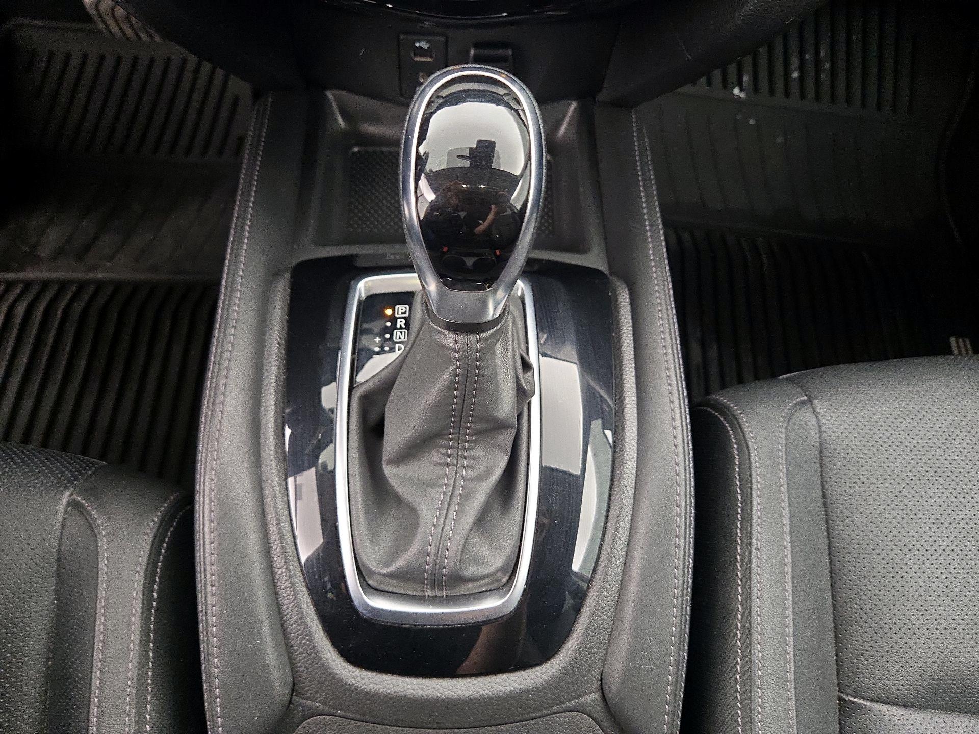 Thumbnail: 2017 Nissan Rogue Sport - 18