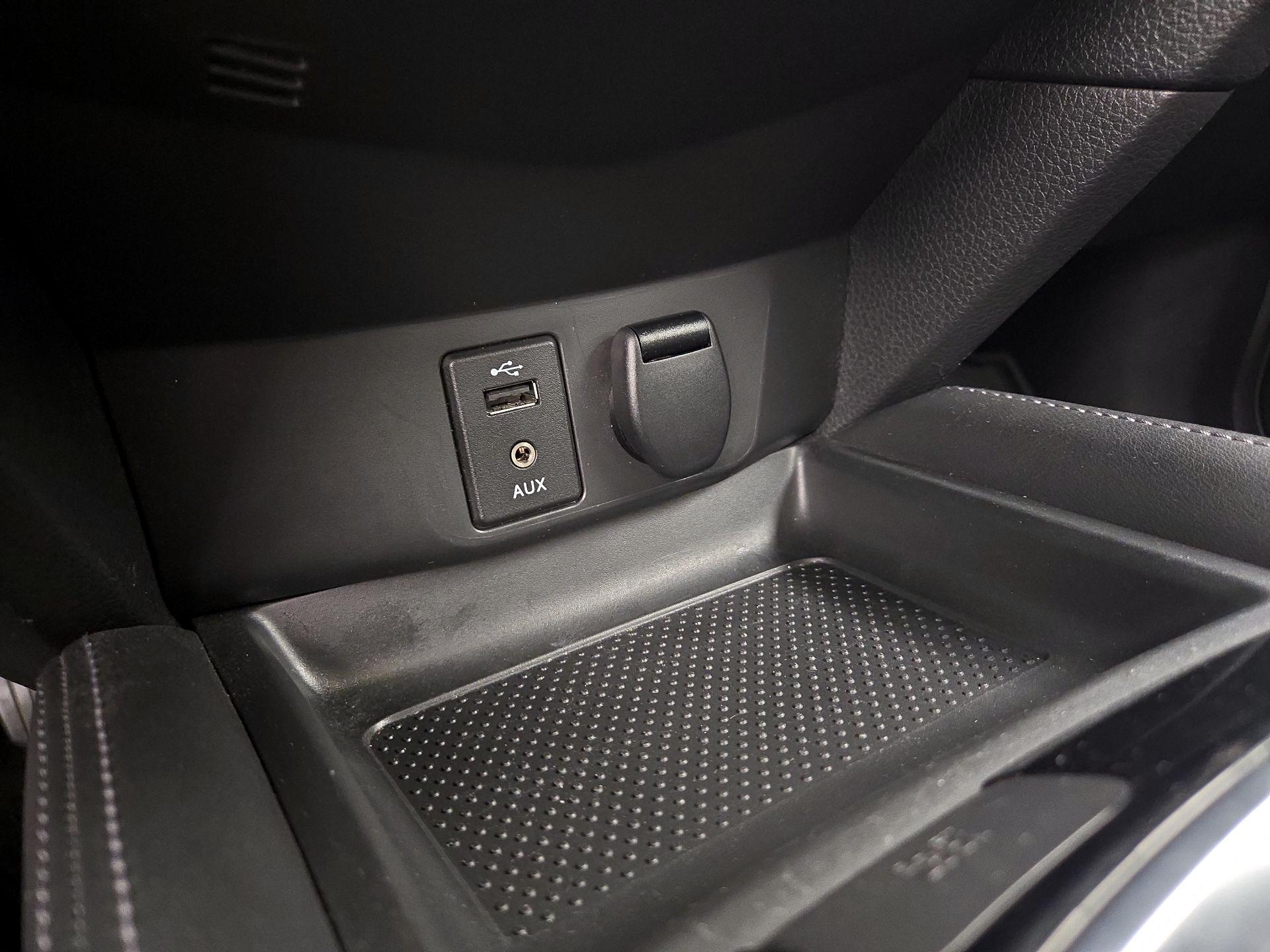 Thumbnail: 2017 Nissan Rogue Sport - 19