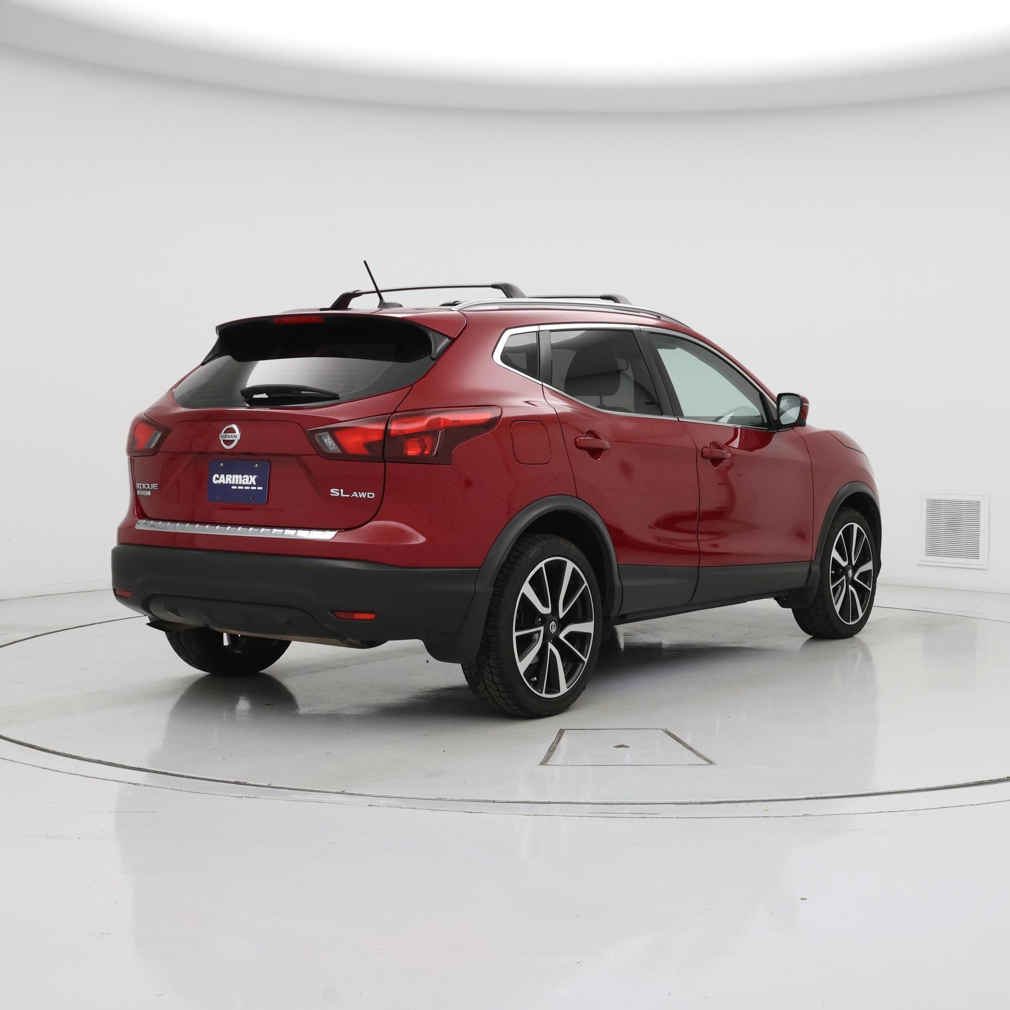 Thumbnail: 2017 Nissan Rogue Sport - 8
