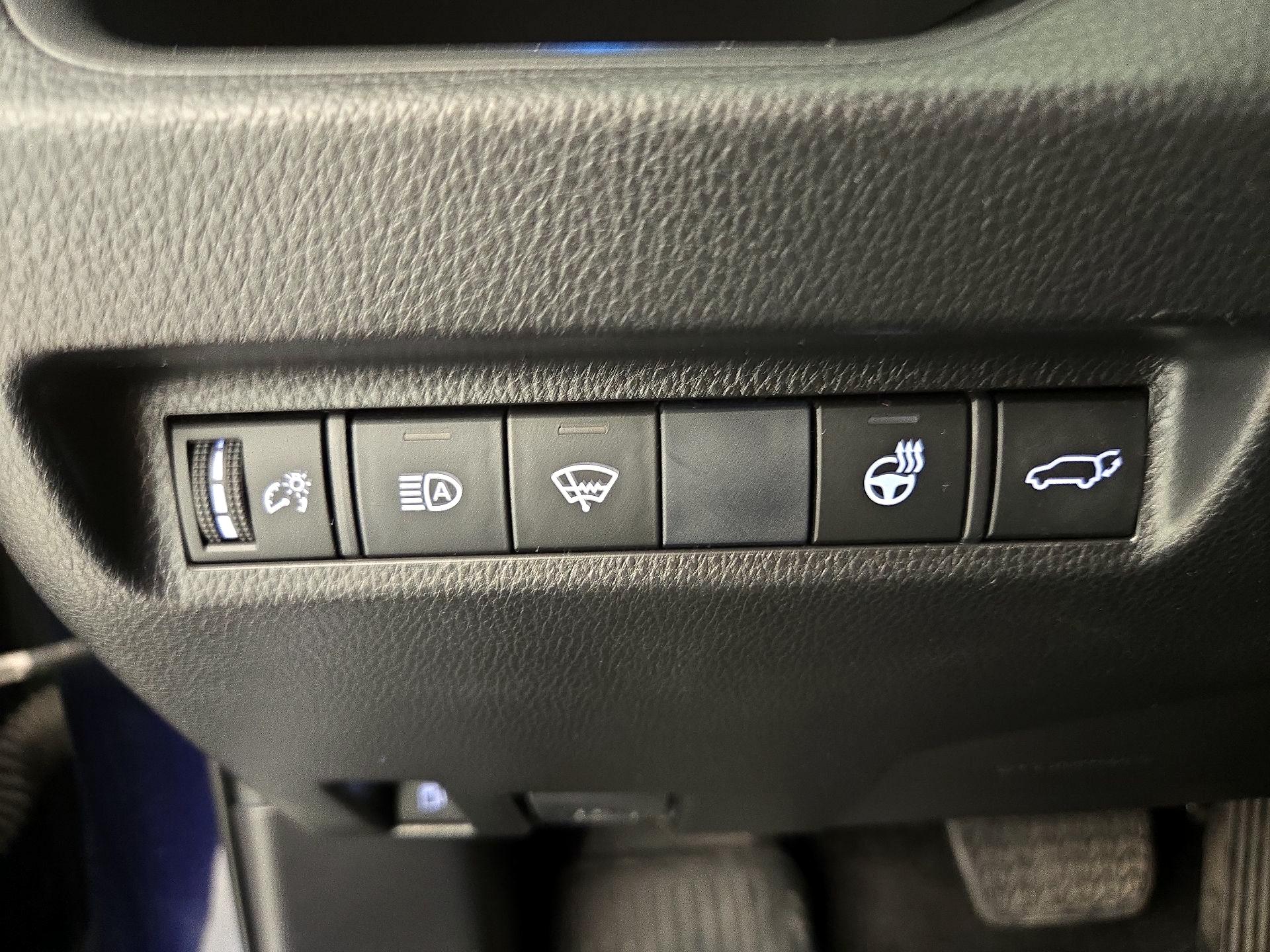 Thumbnail: 2019 Toyota RAV4 - 13