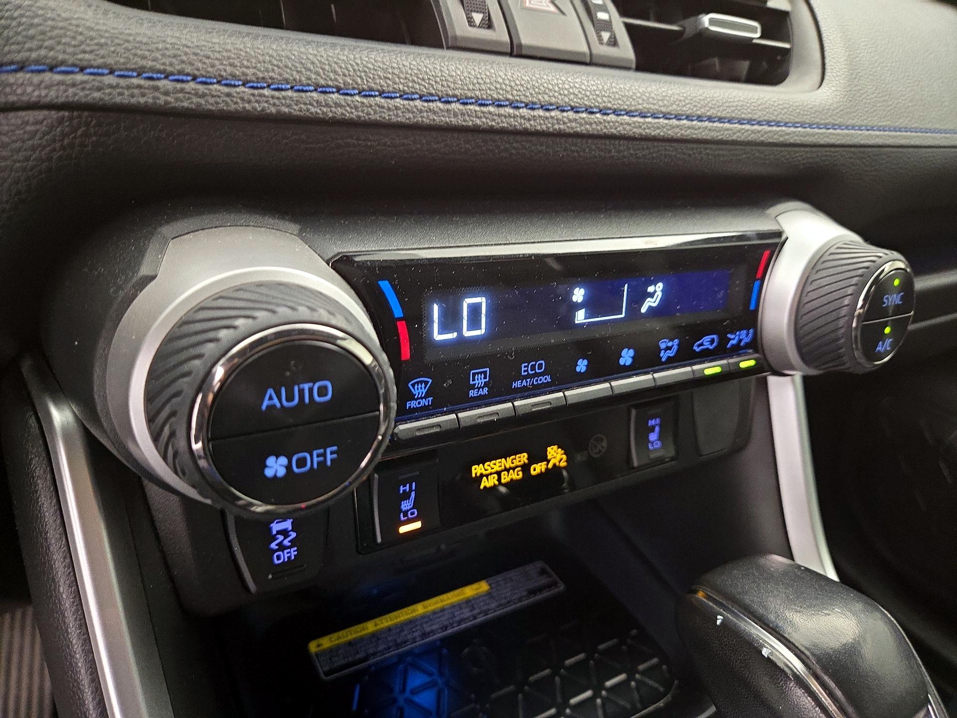 Thumbnail: 2019 Toyota RAV4 - 17