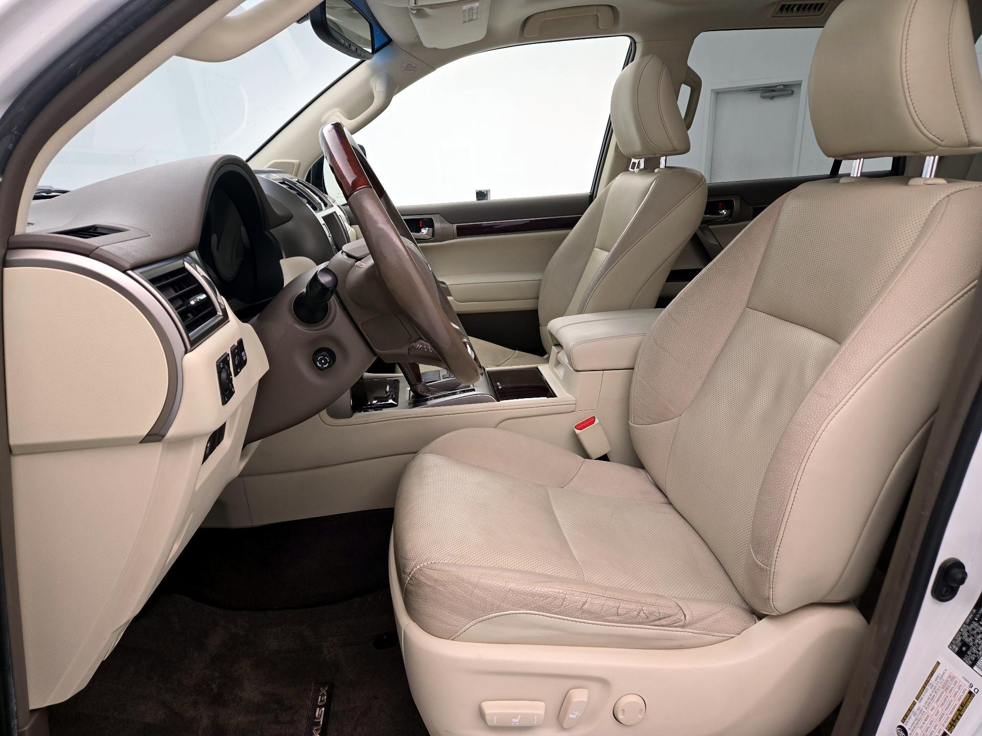 Thumbnail: 2016 Lexus GX - 11