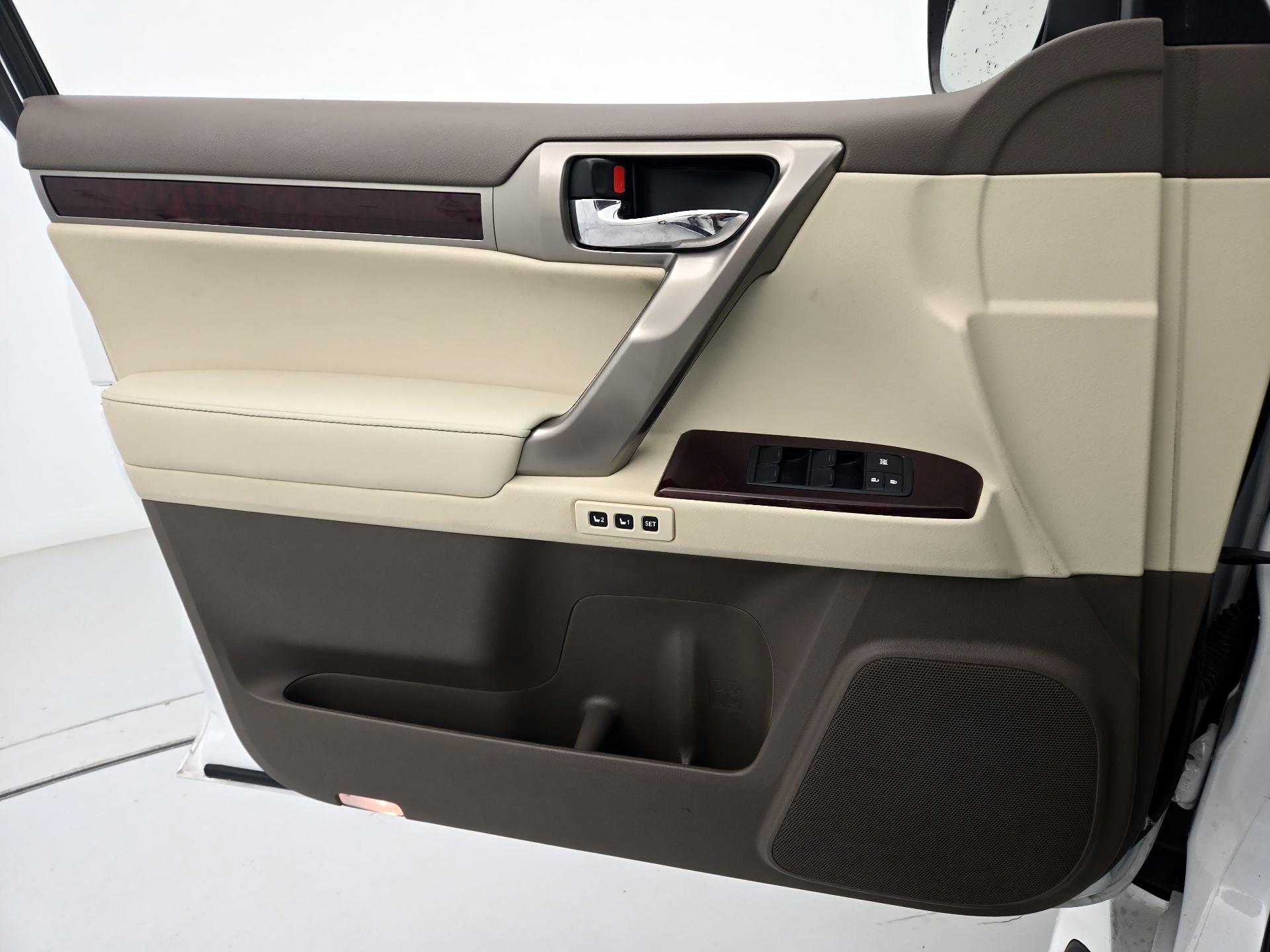 Thumbnail: 2016 Lexus GX - 12