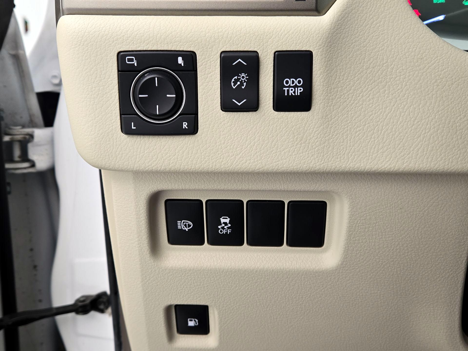 Thumbnail: 2016 Lexus GX - 13