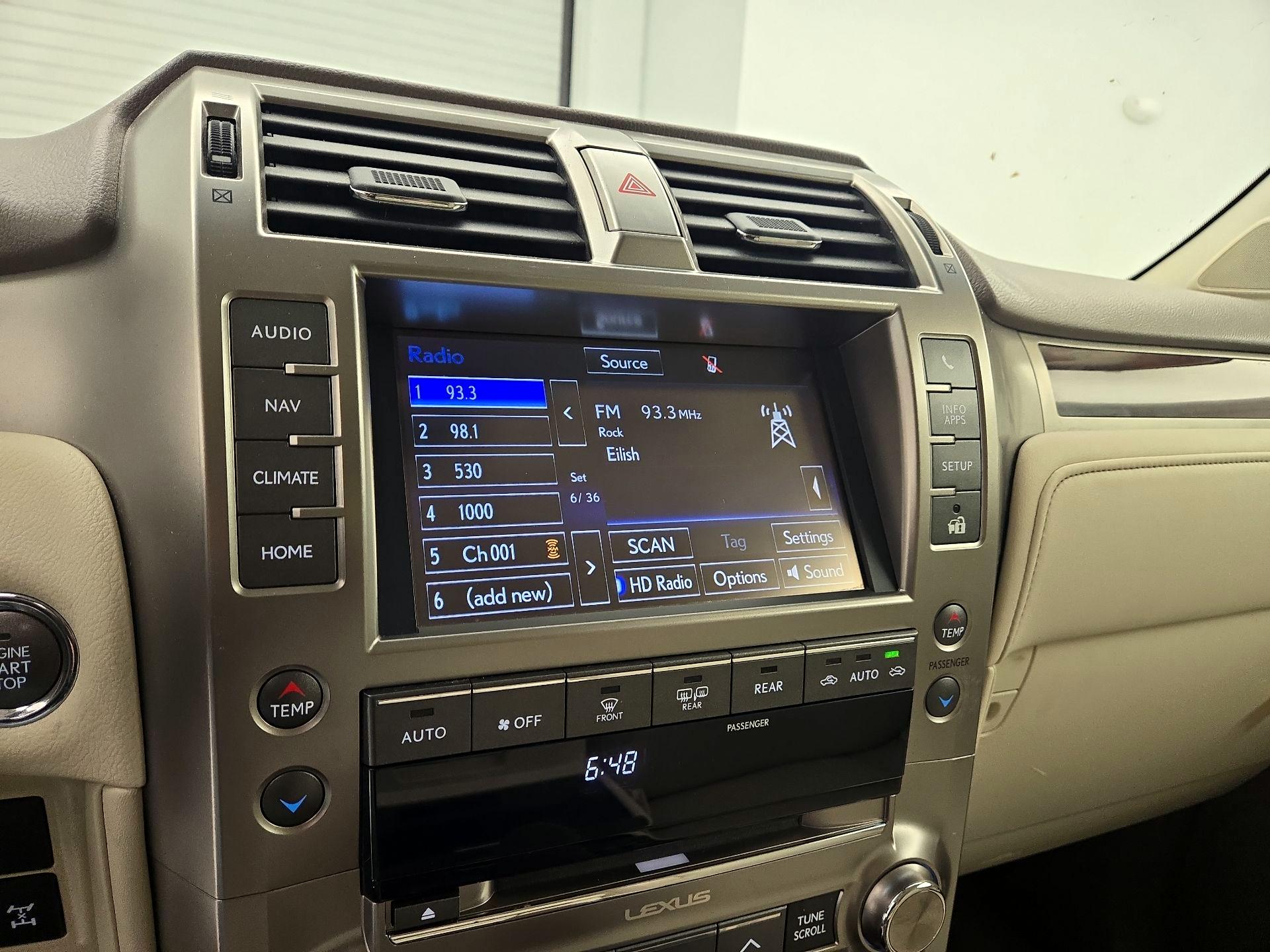 Thumbnail: 2016 Lexus GX - 16