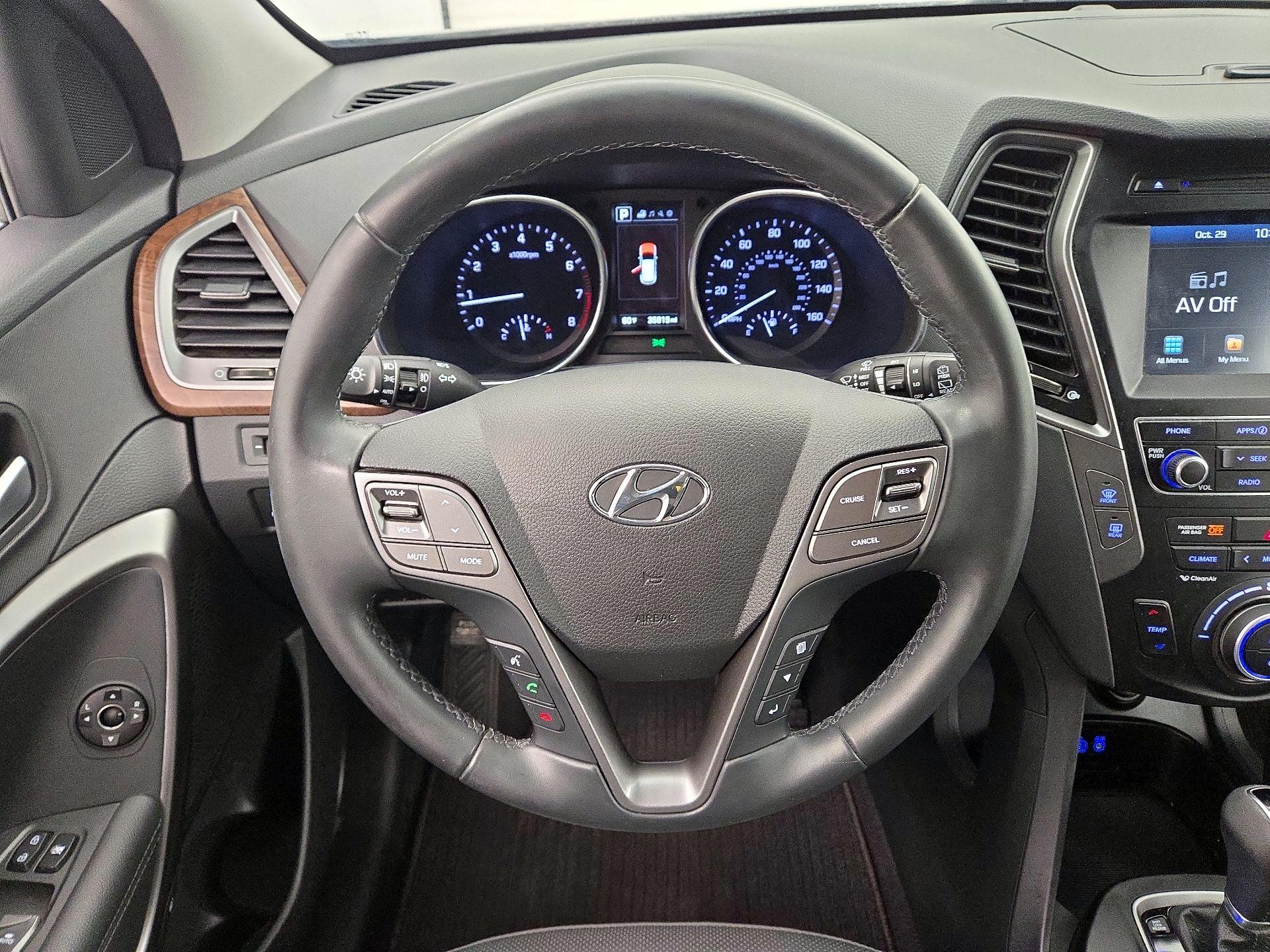 Thumbnail: 2018 Hyundai Santa Fe - 10