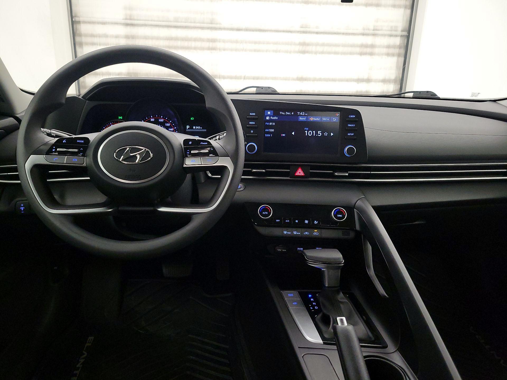 Thumbnail: 2023 Hyundai Elantra - 9