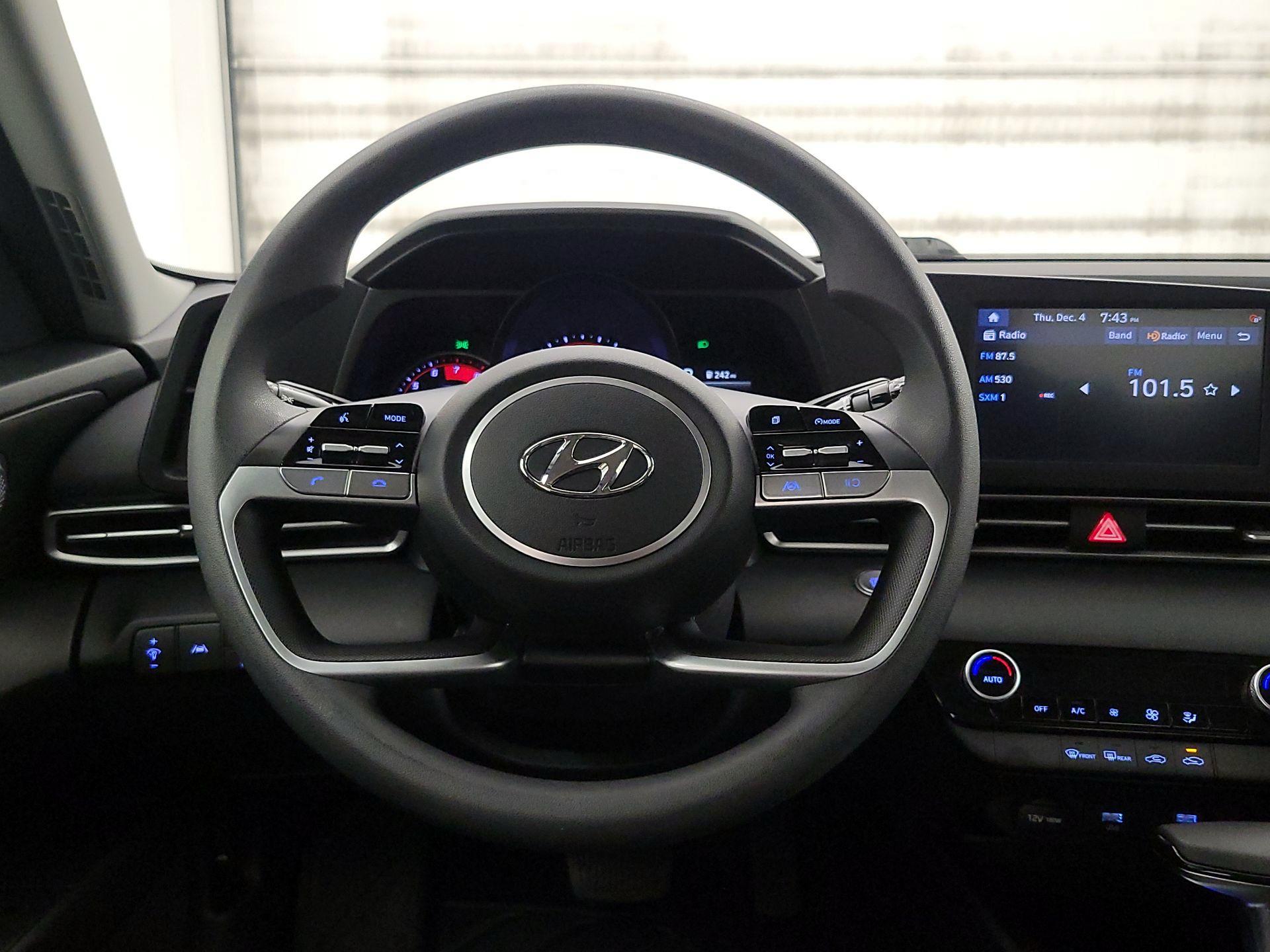 Thumbnail: 2023 Hyundai Elantra - 10