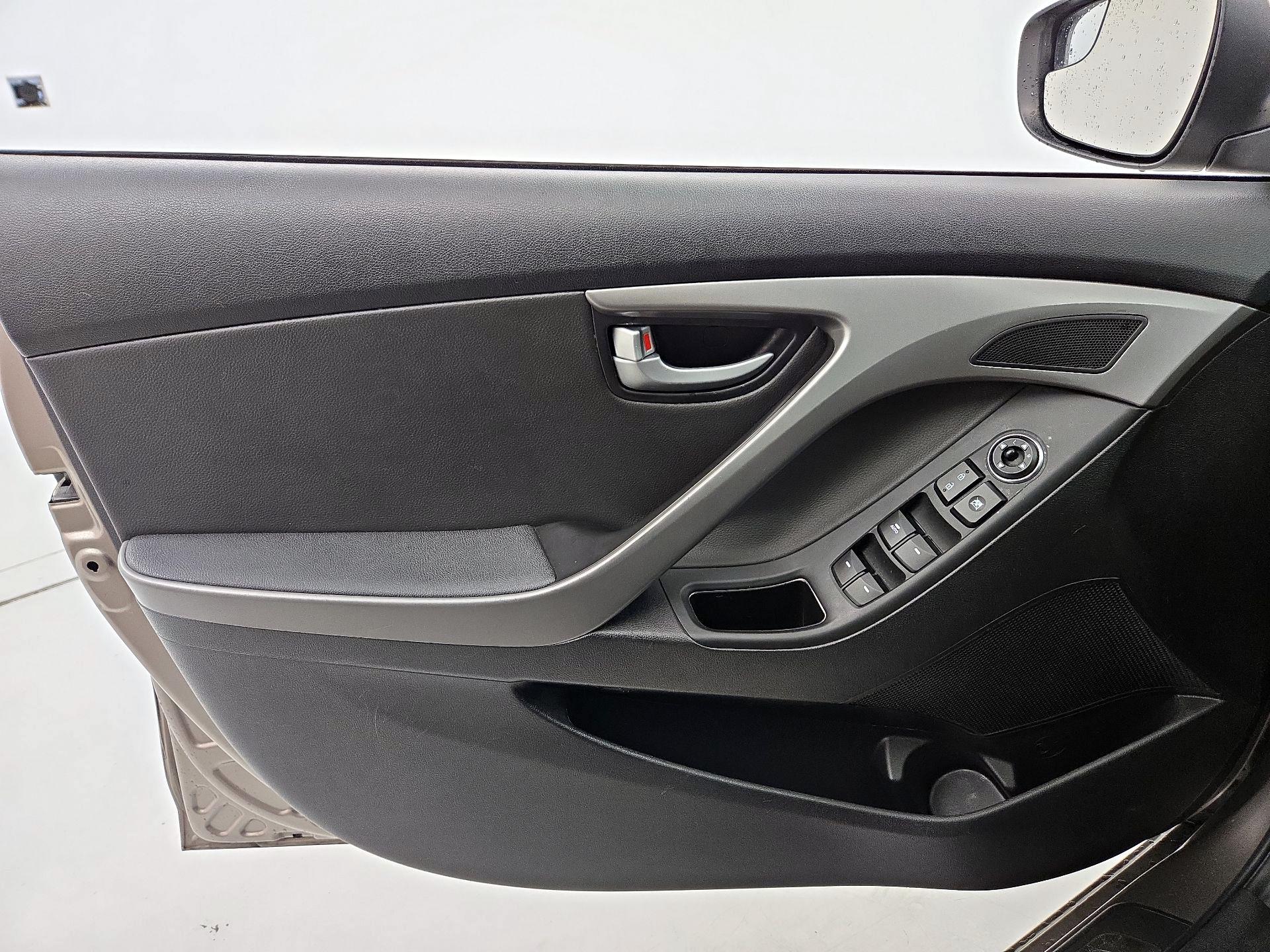 Thumbnail: 2015 Hyundai Elantra - 12