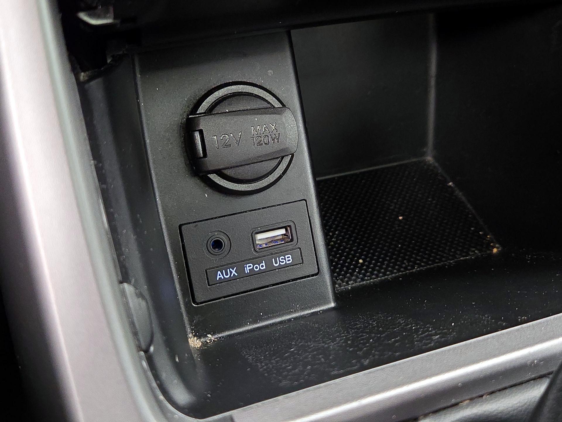 Thumbnail: 2015 Hyundai Elantra - 18