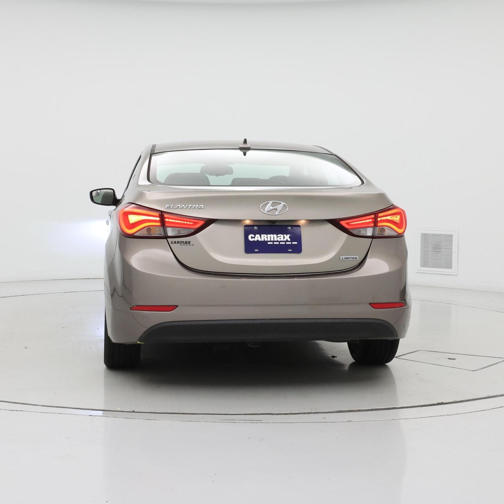 Thumbnail: 2015 Hyundai Elantra - 6