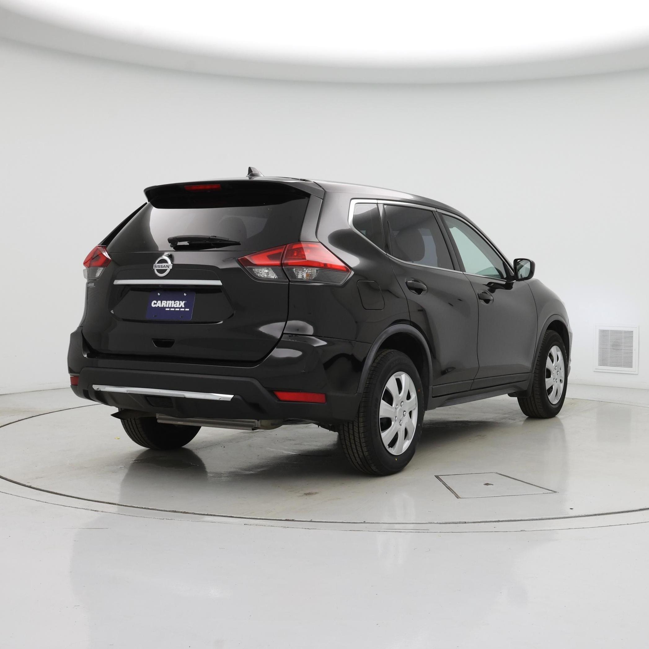 Thumbnail: 2017 Nissan Rogue - 8