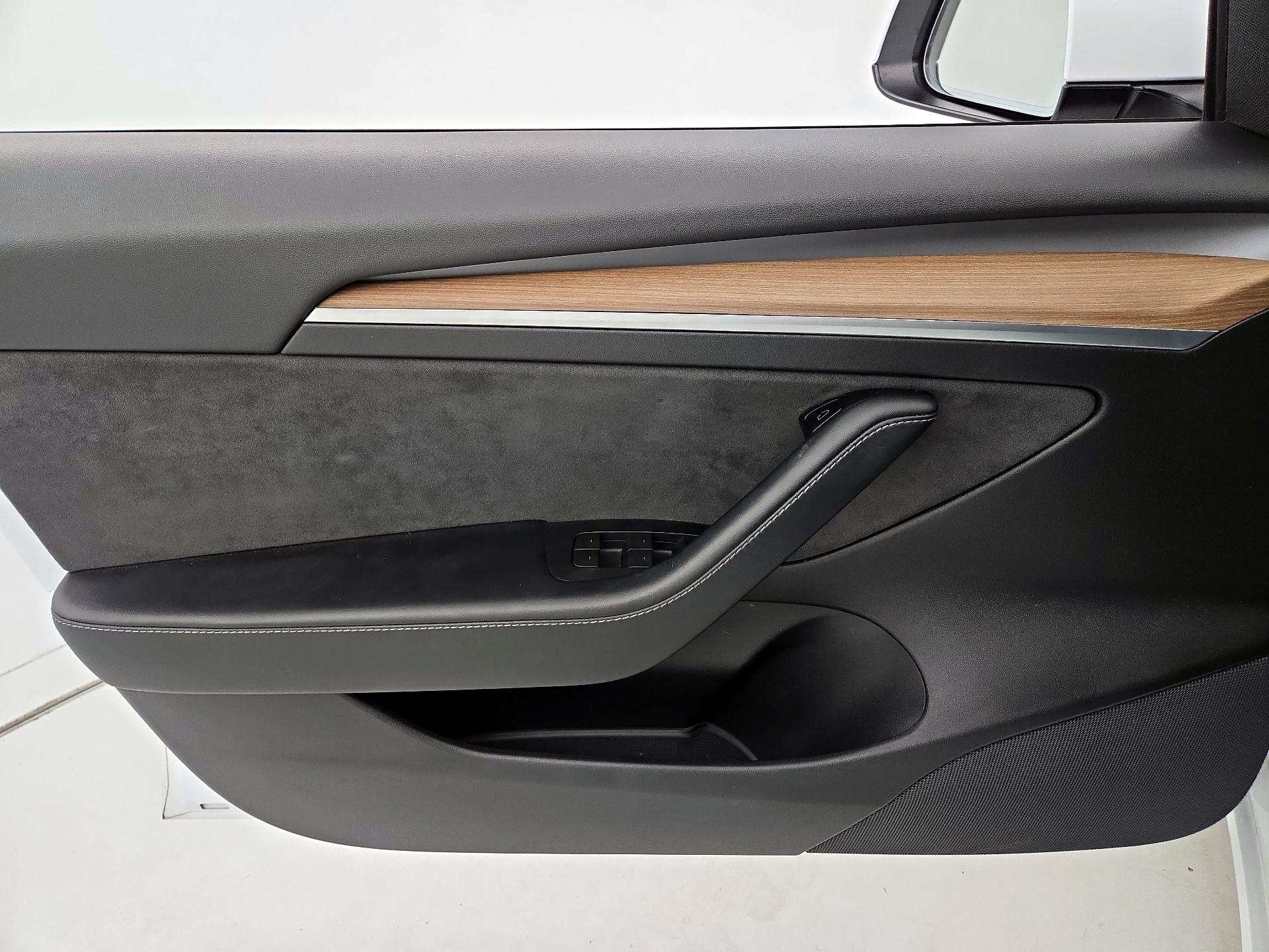 Thumbnail: 2021 Tesla Model 3 - 12