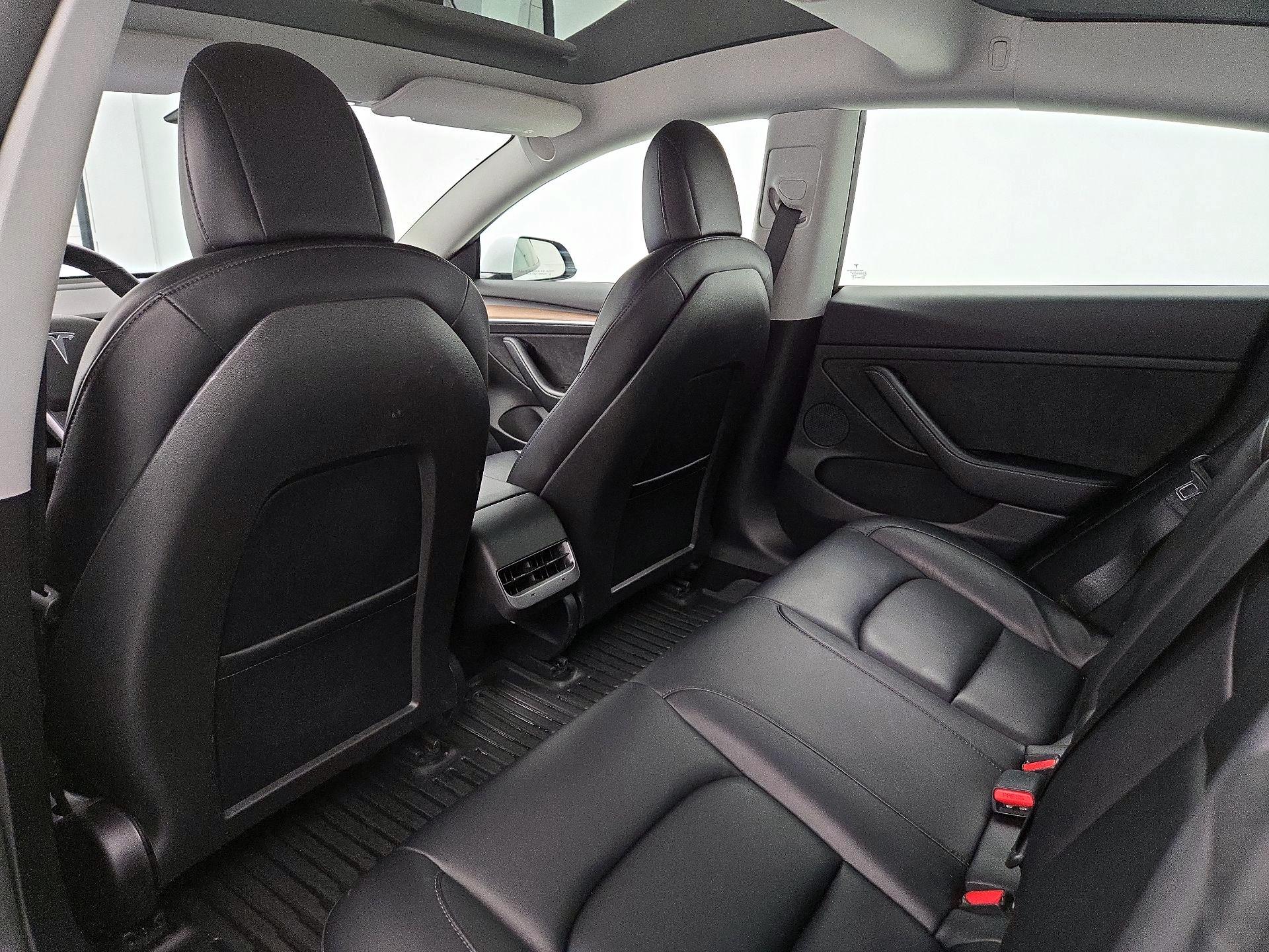 Thumbnail: 2021 Tesla Model 3 - 19