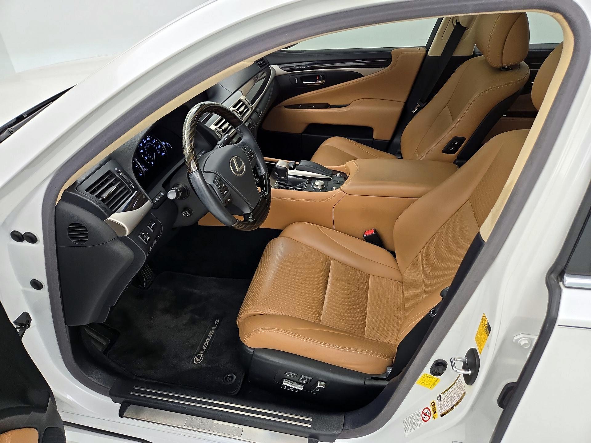 Thumbnail: 2015 Lexus LS - 11