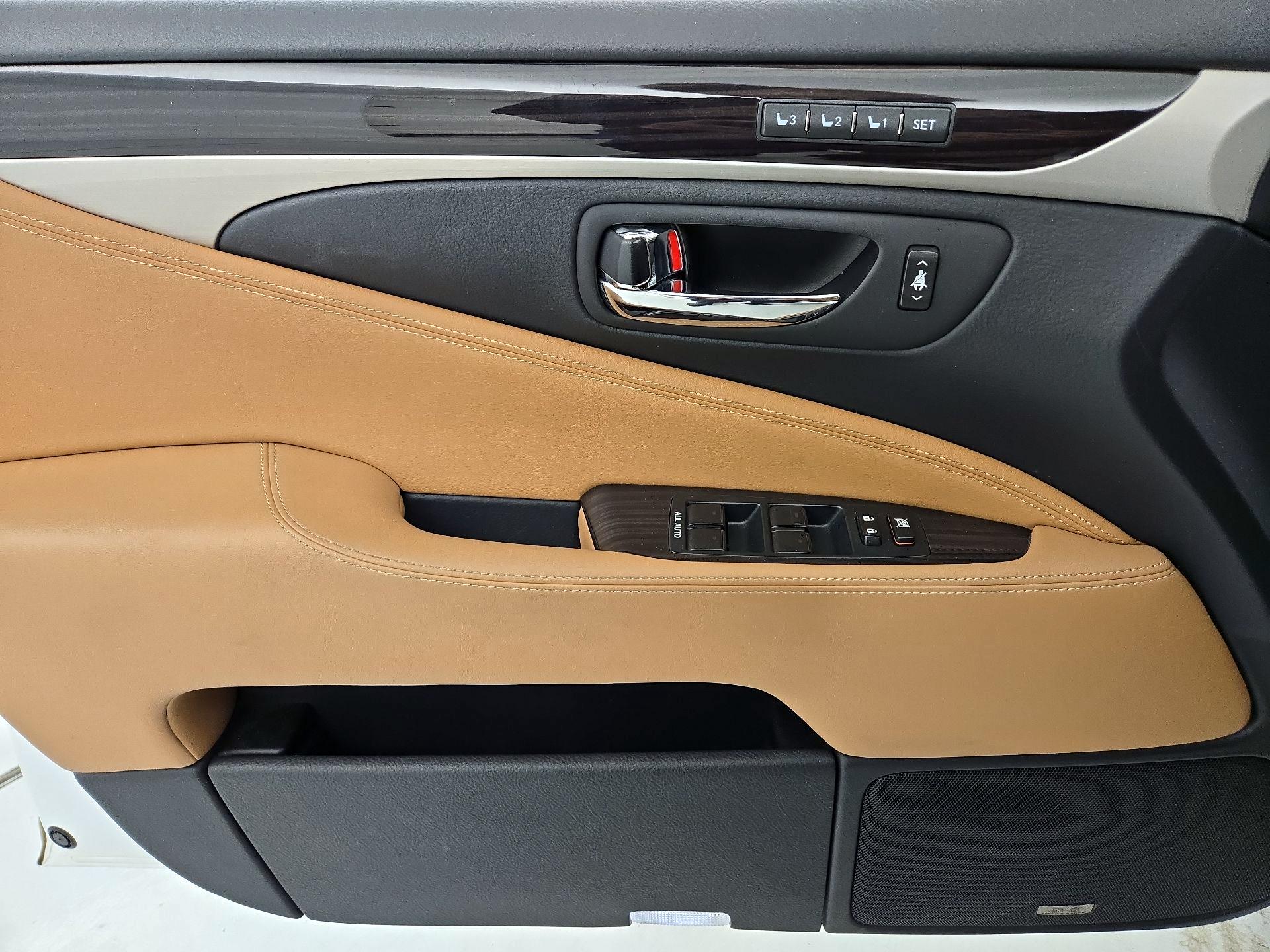 Thumbnail: 2015 Lexus LS - 12