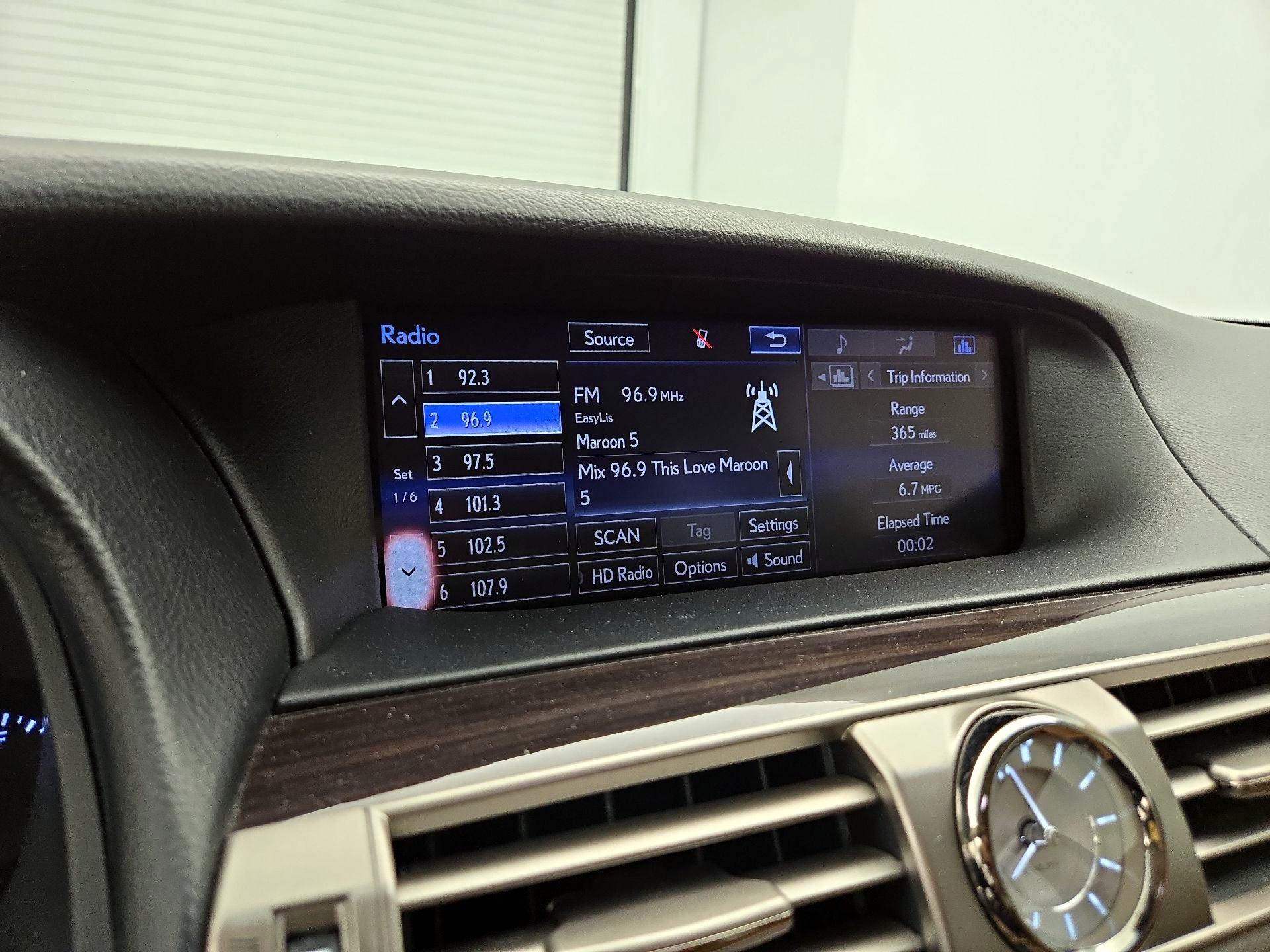 Thumbnail: 2015 Lexus LS - 16