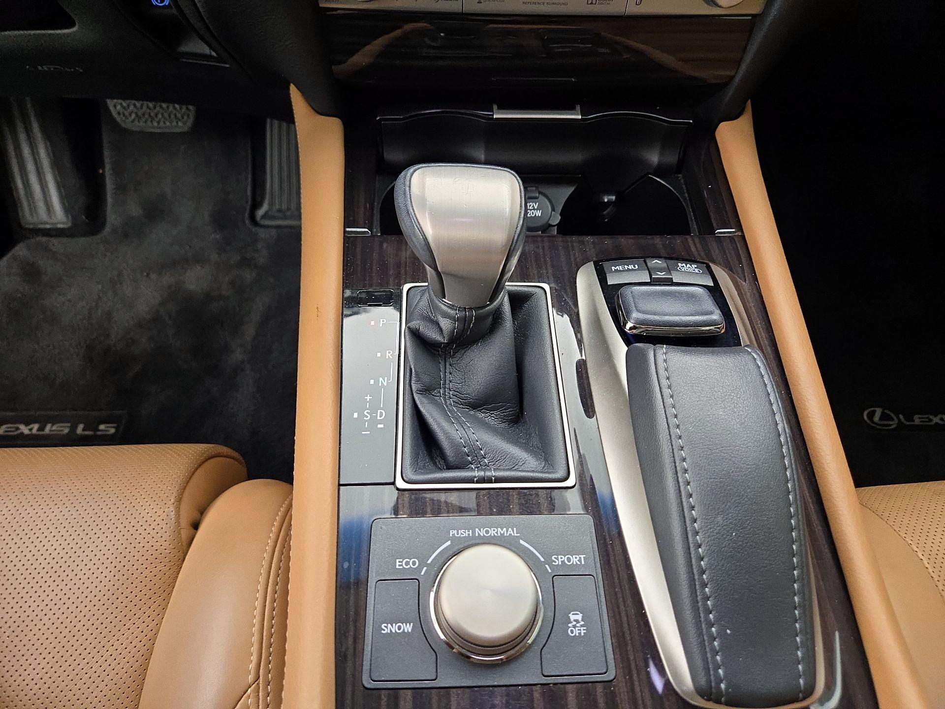 Thumbnail: 2015 Lexus LS - 18