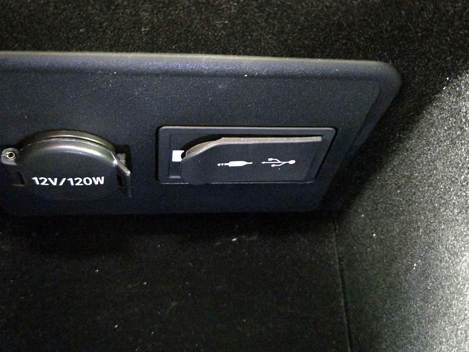 Thumbnail: 2015 Lexus LS - 19