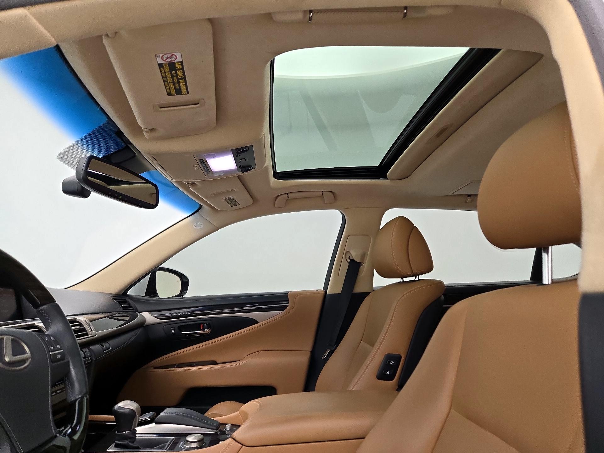 Thumbnail: 2015 Lexus LS - 20